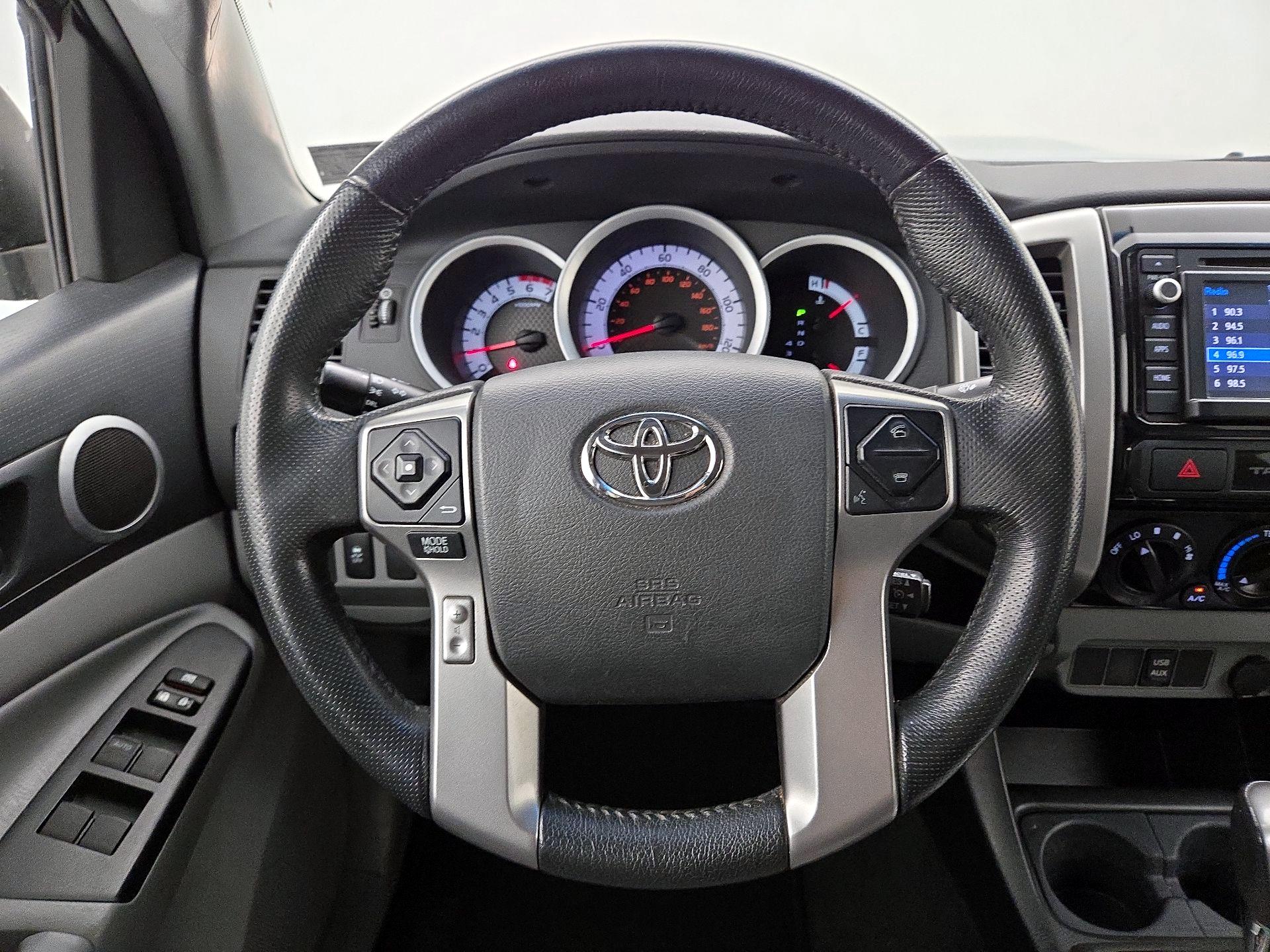 Thumbnail: 2015 Toyota Tacoma - 10