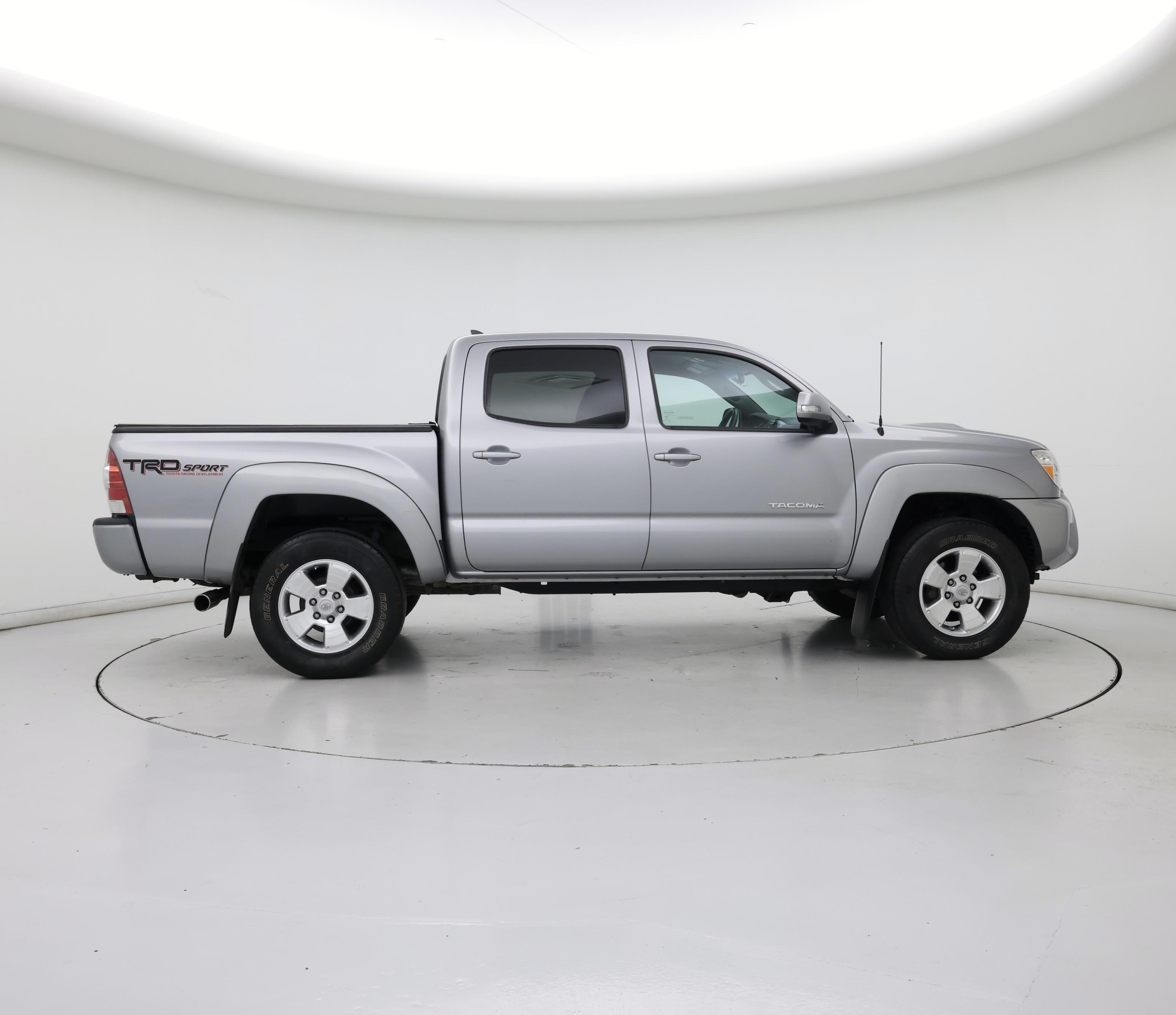 Thumbnail: 2015 Toyota Tacoma - 7