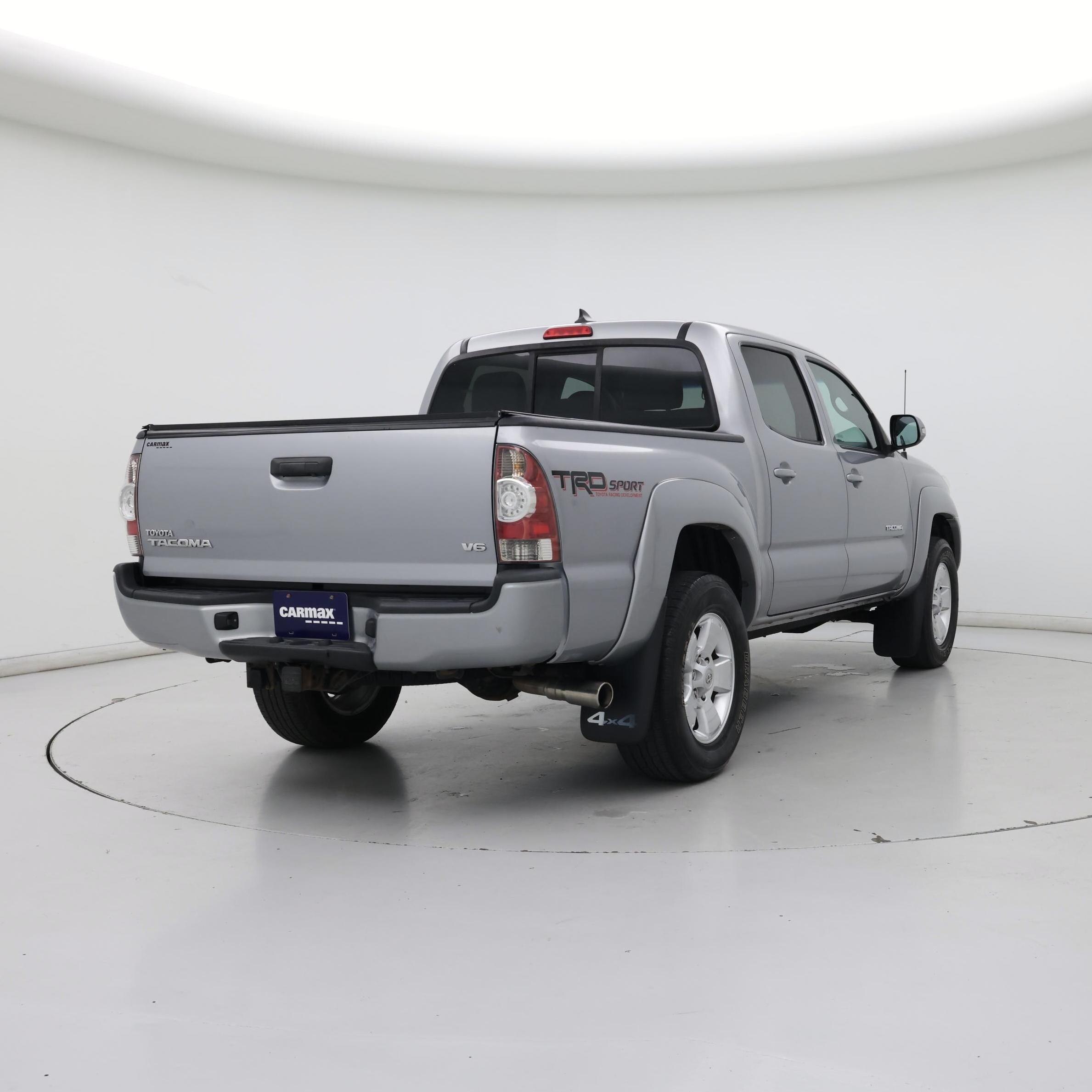 Thumbnail: 2015 Toyota Tacoma - 8