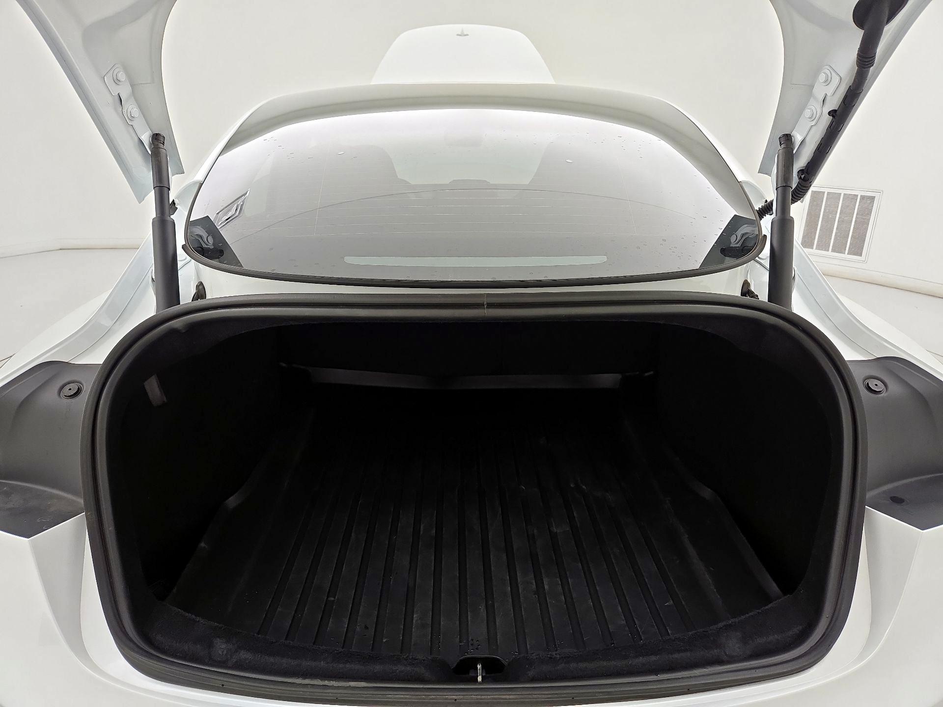 Thumbnail: 2025 Tesla Model 3 - 20