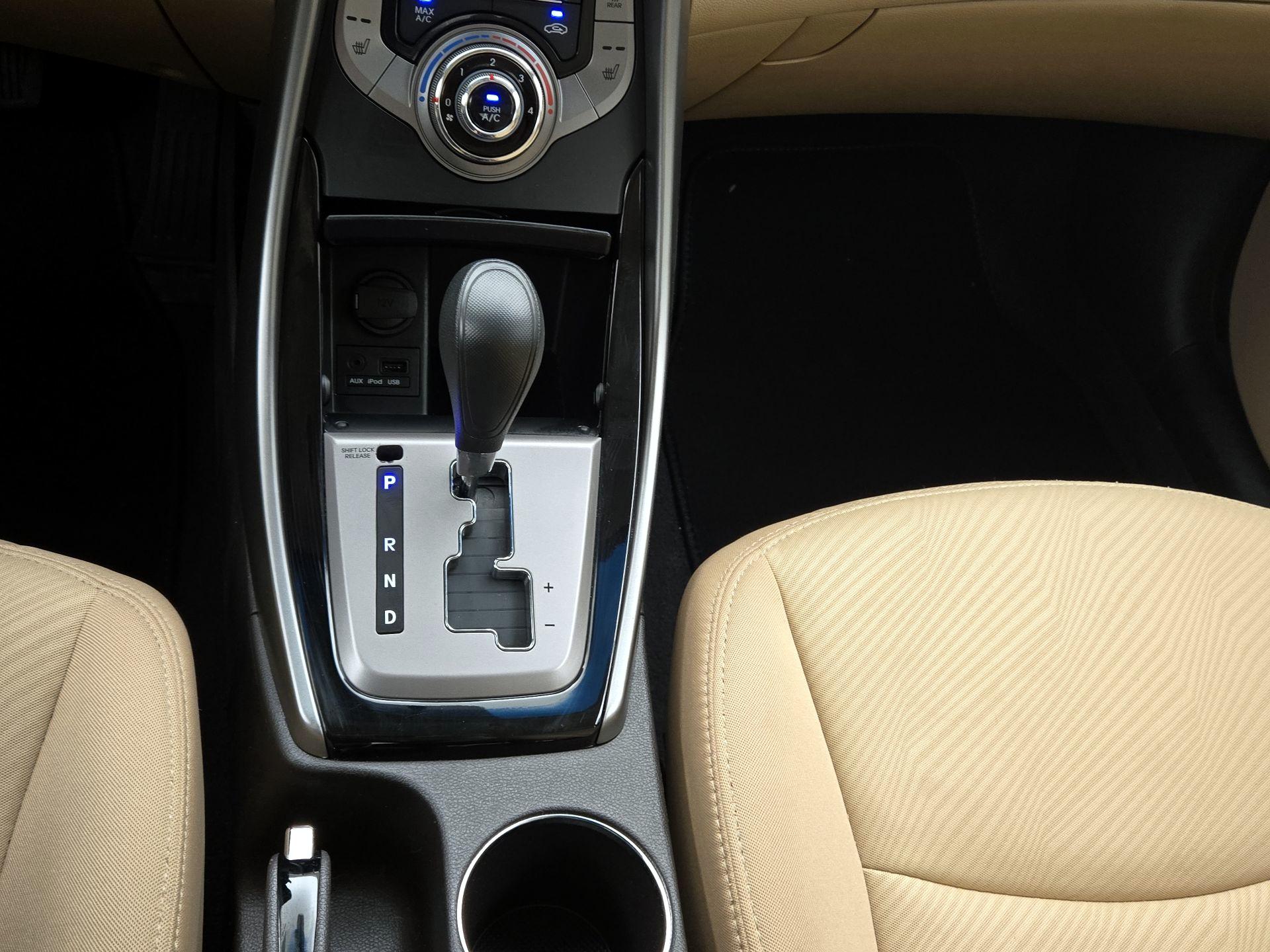 Thumbnail: 2013 Hyundai Elantra - 16