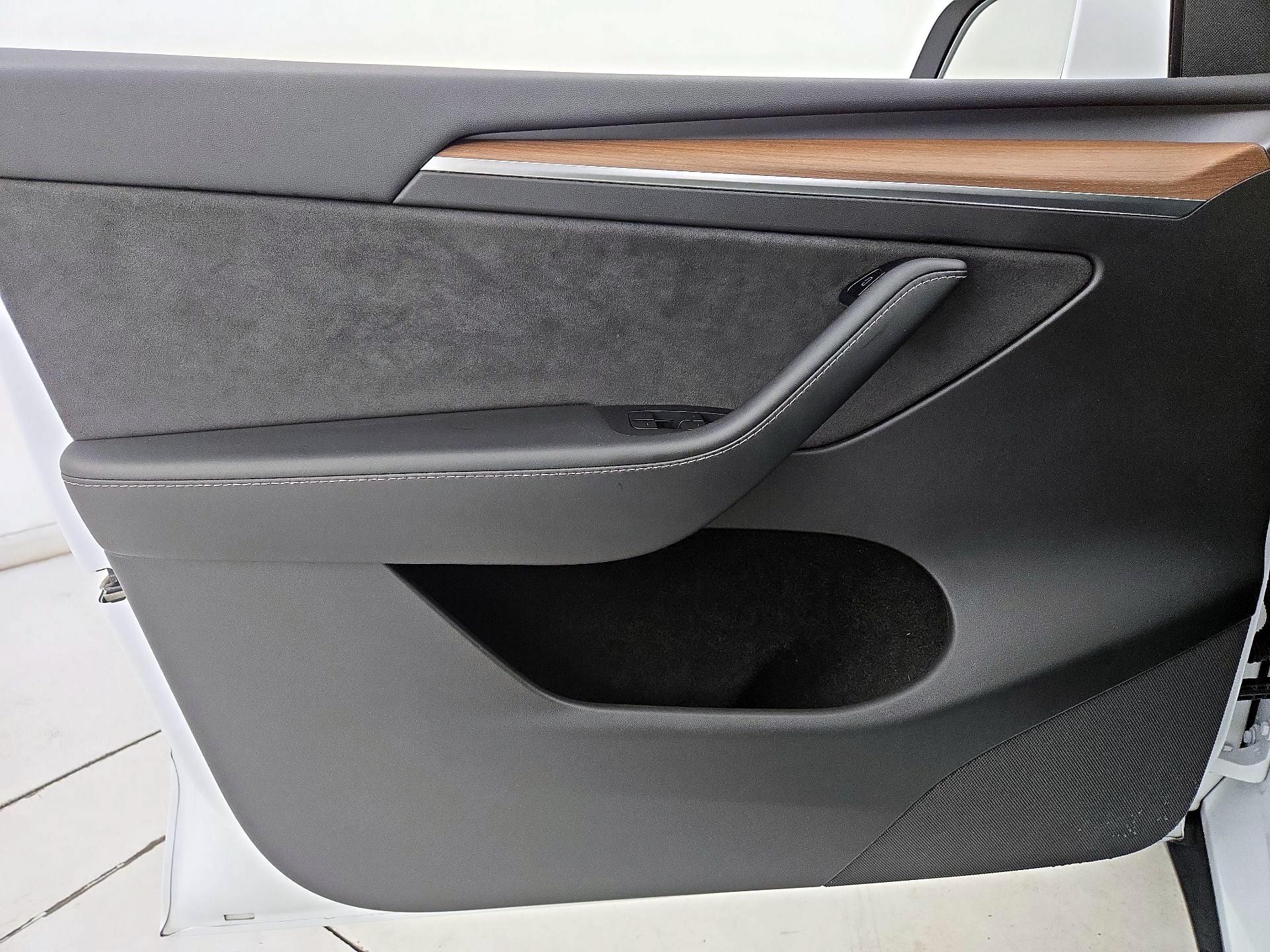 Thumbnail: 2022 Tesla Model Y - 12