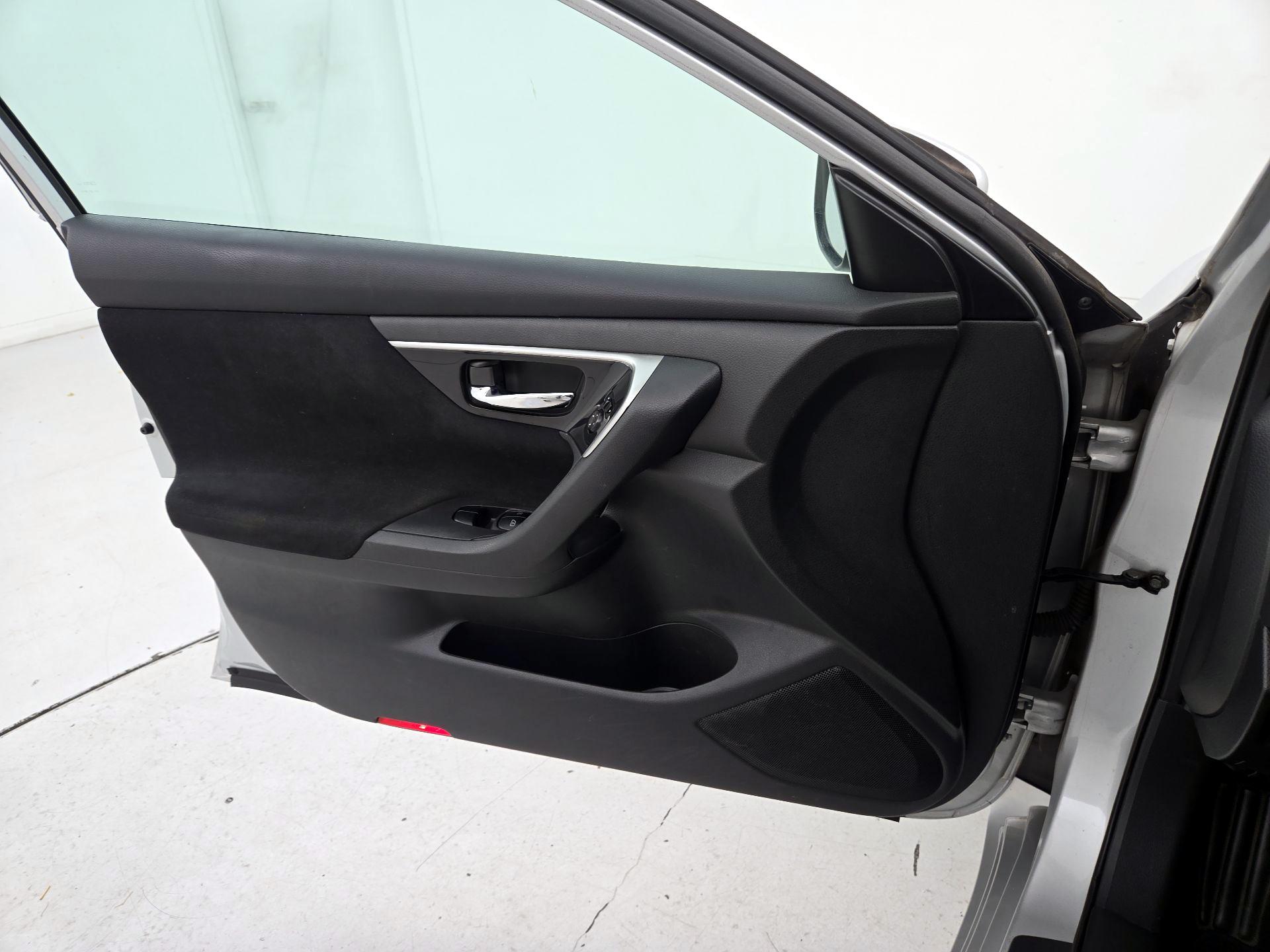 Thumbnail: 2014 Nissan Altima - 12