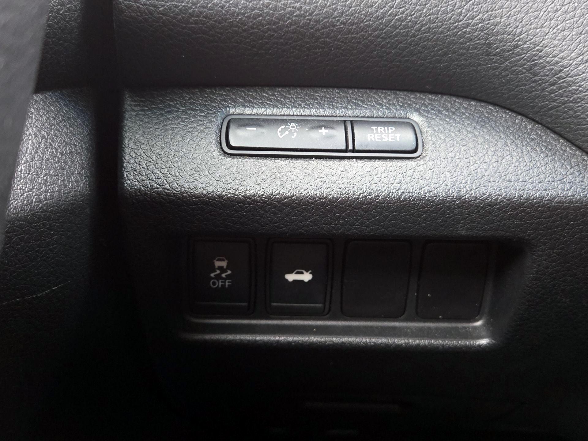 Thumbnail: 2014 Nissan Altima - 13