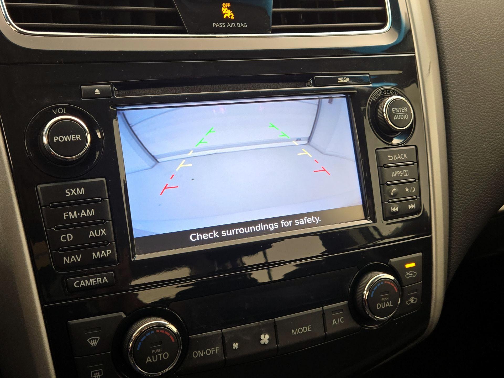 Thumbnail: 2014 Nissan Altima - 14