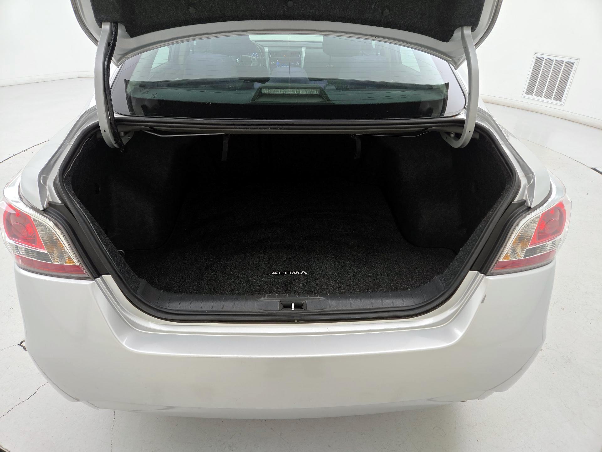 Thumbnail: 2014 Nissan Altima - 20