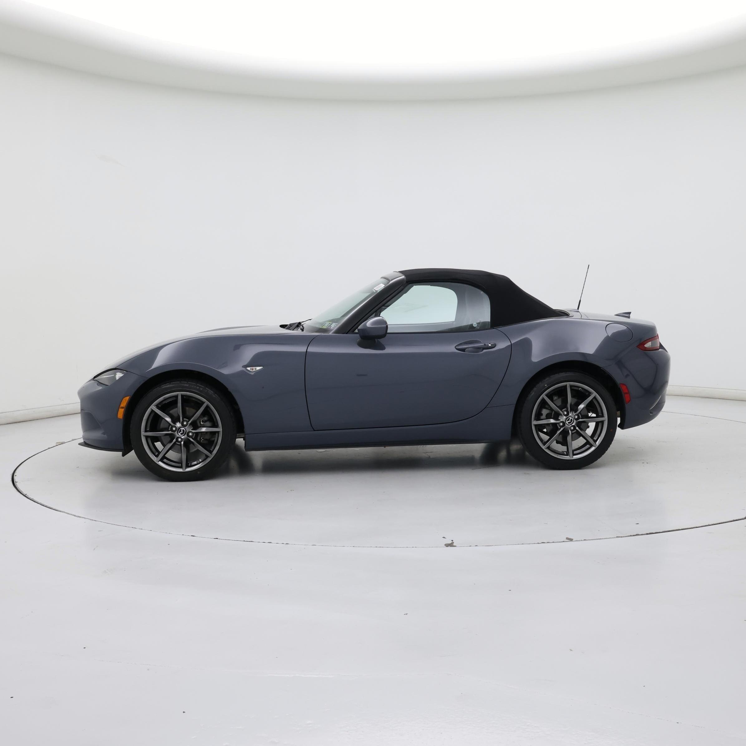 Thumbnail: 2020 Mazda MX-5 Miata - 3