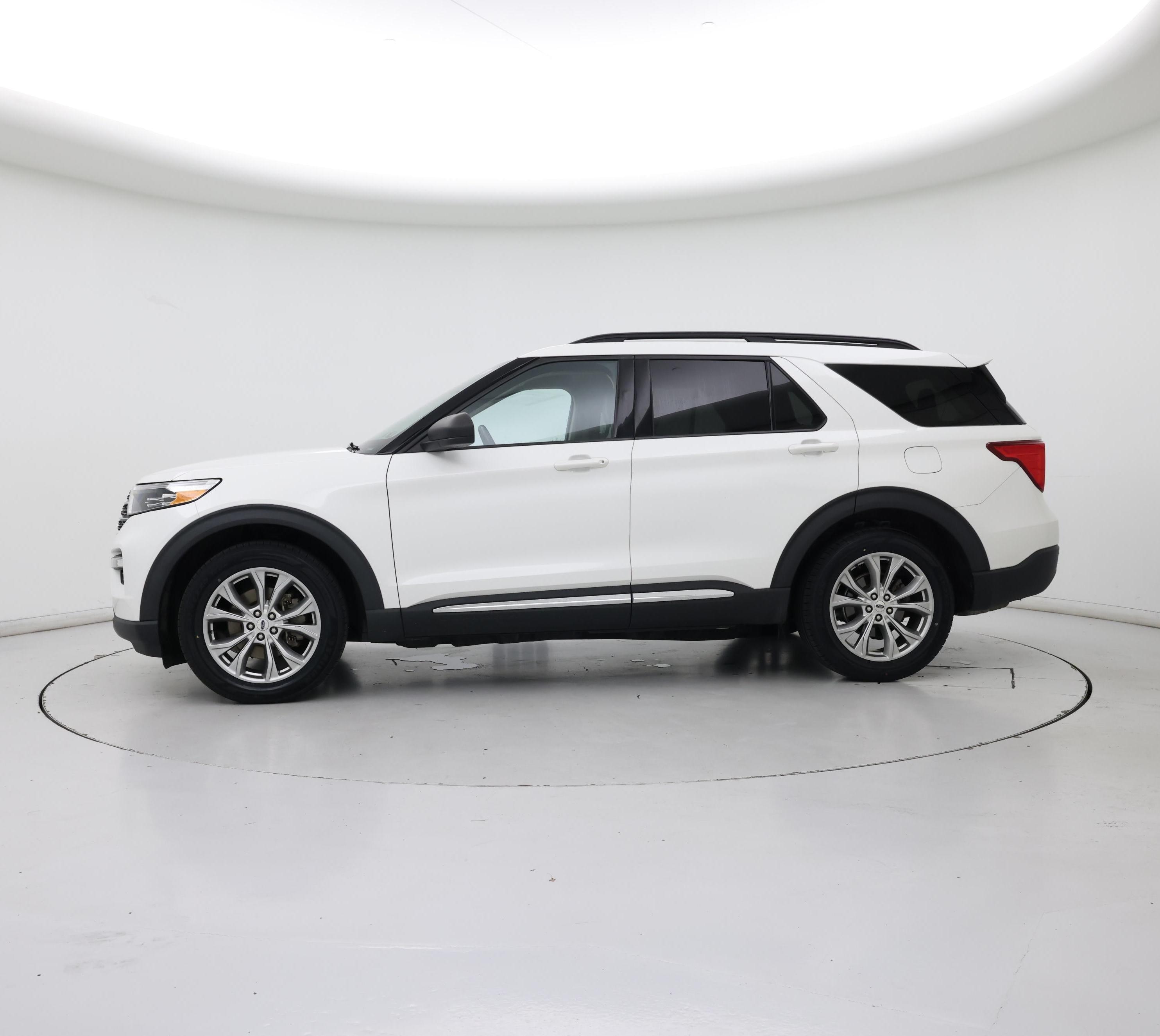 Thumbnail: 2021 Ford Explorer - 3