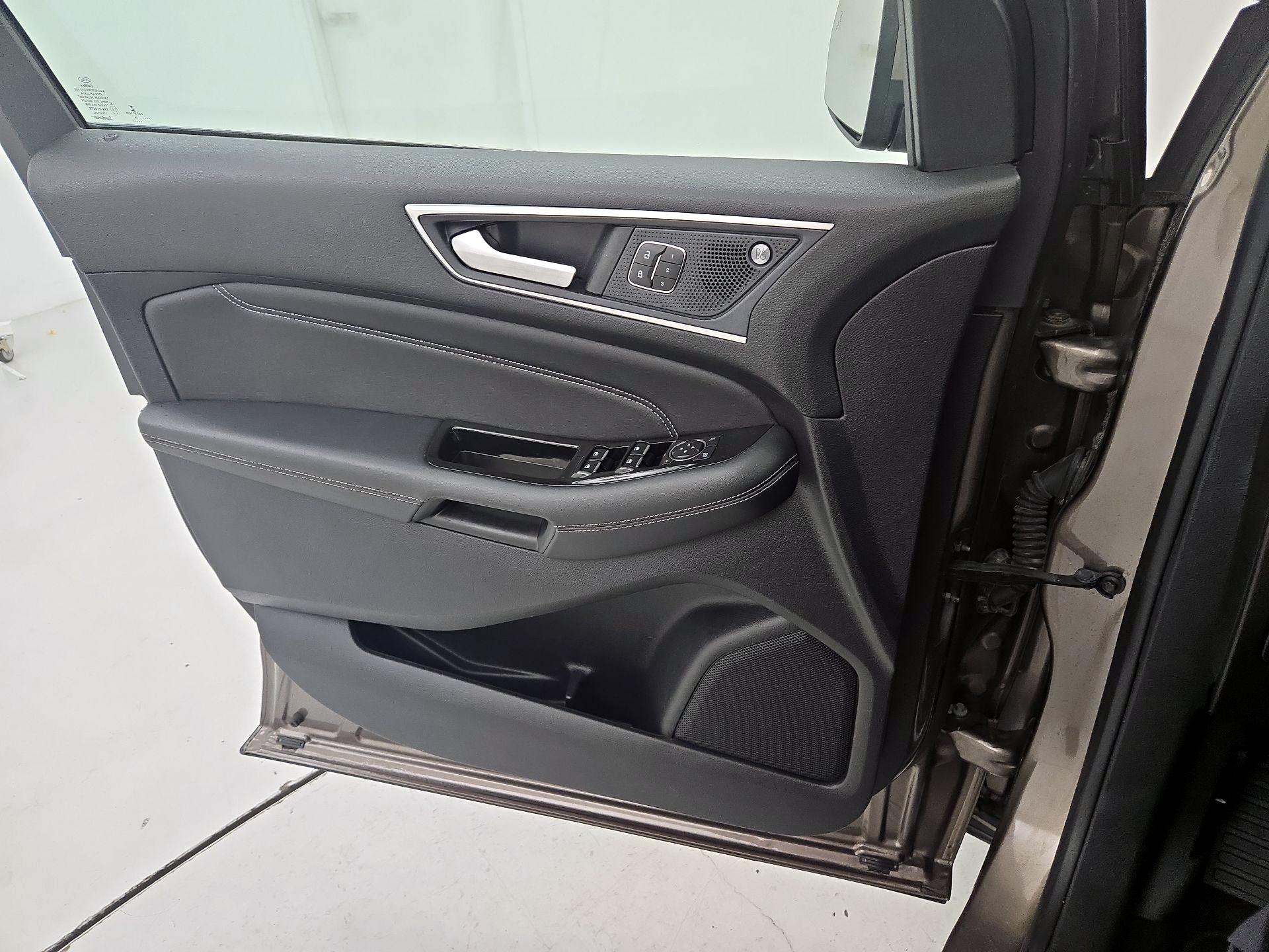 Thumbnail: 2019 Ford Edge - 12