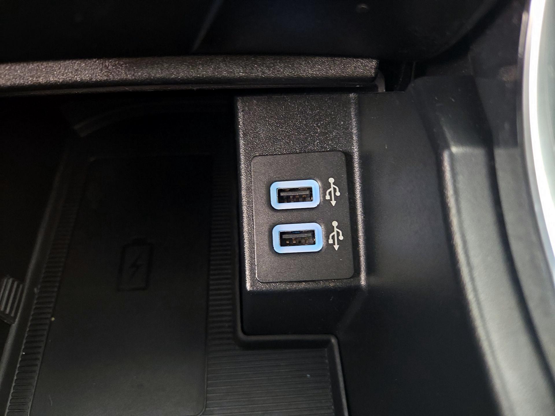 Thumbnail: 2019 Ford Edge - 18