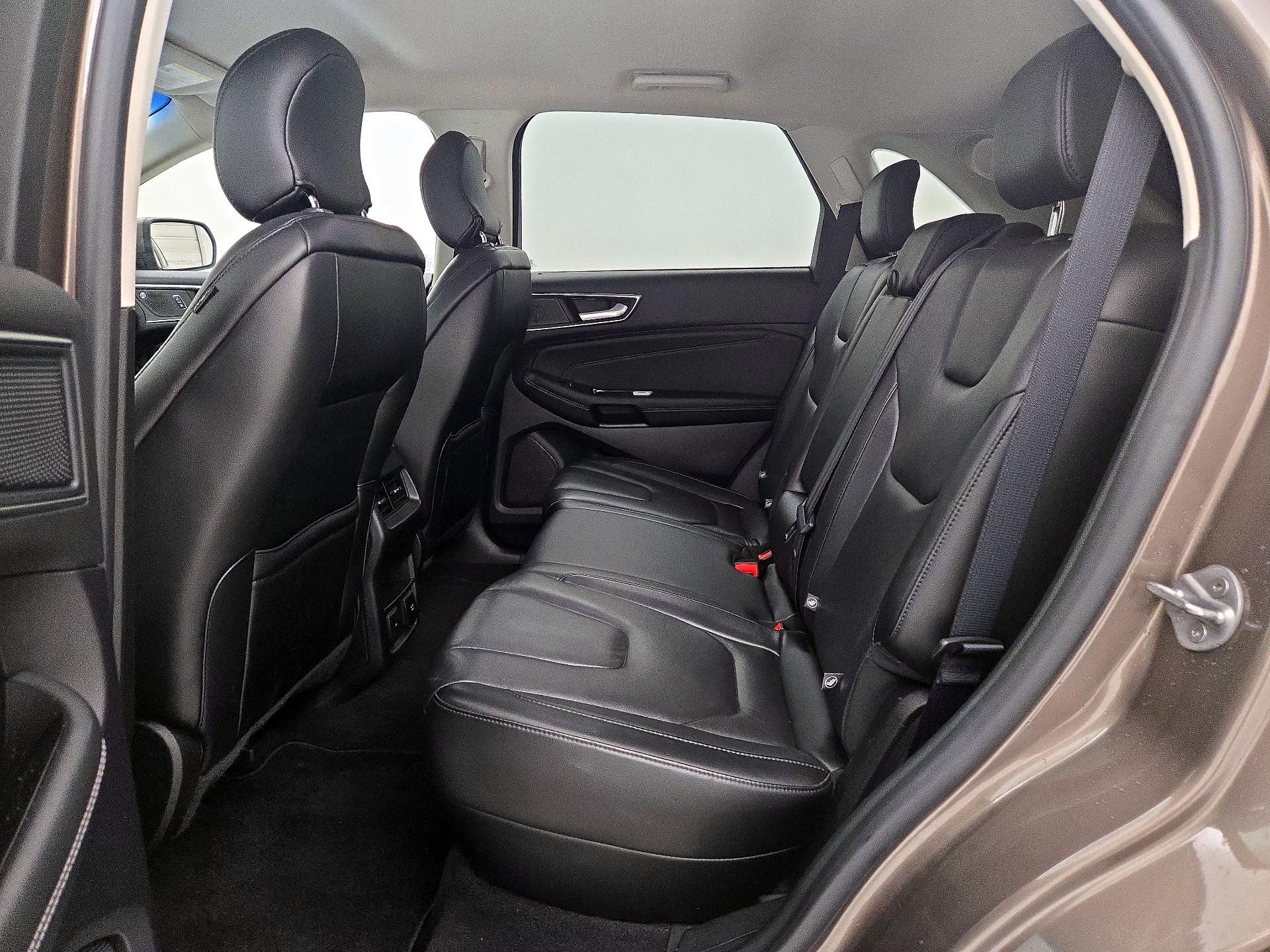 Thumbnail: 2019 Ford Edge - 19