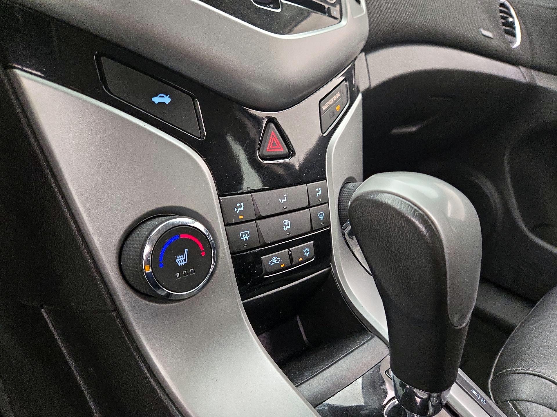 Thumbnail: 2015 Chevrolet Cruze - 15