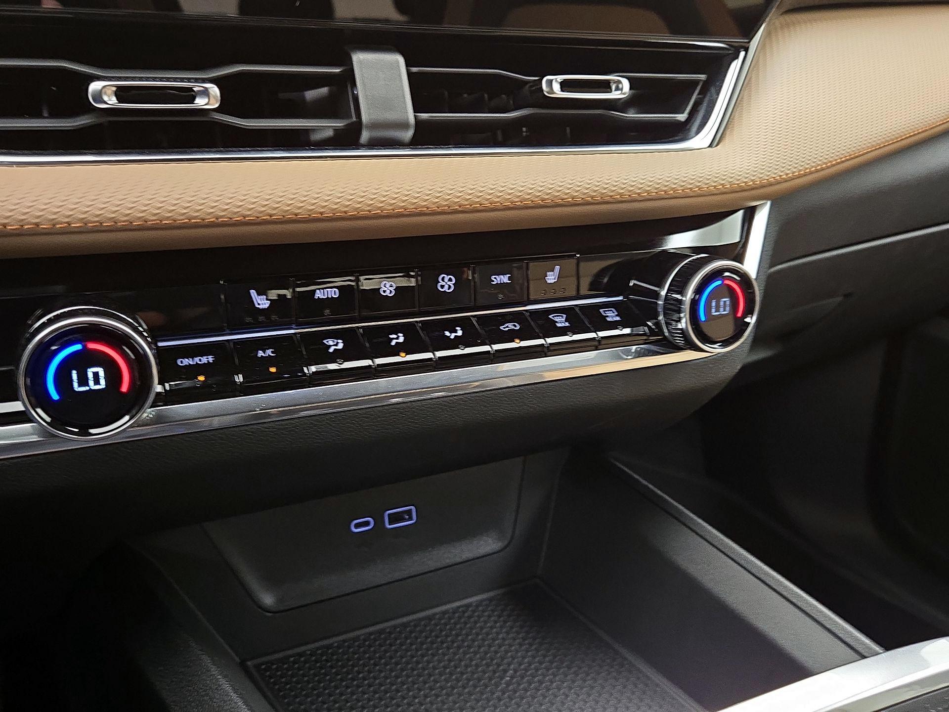 Thumbnail: 2025 Chevrolet Equinox - 16