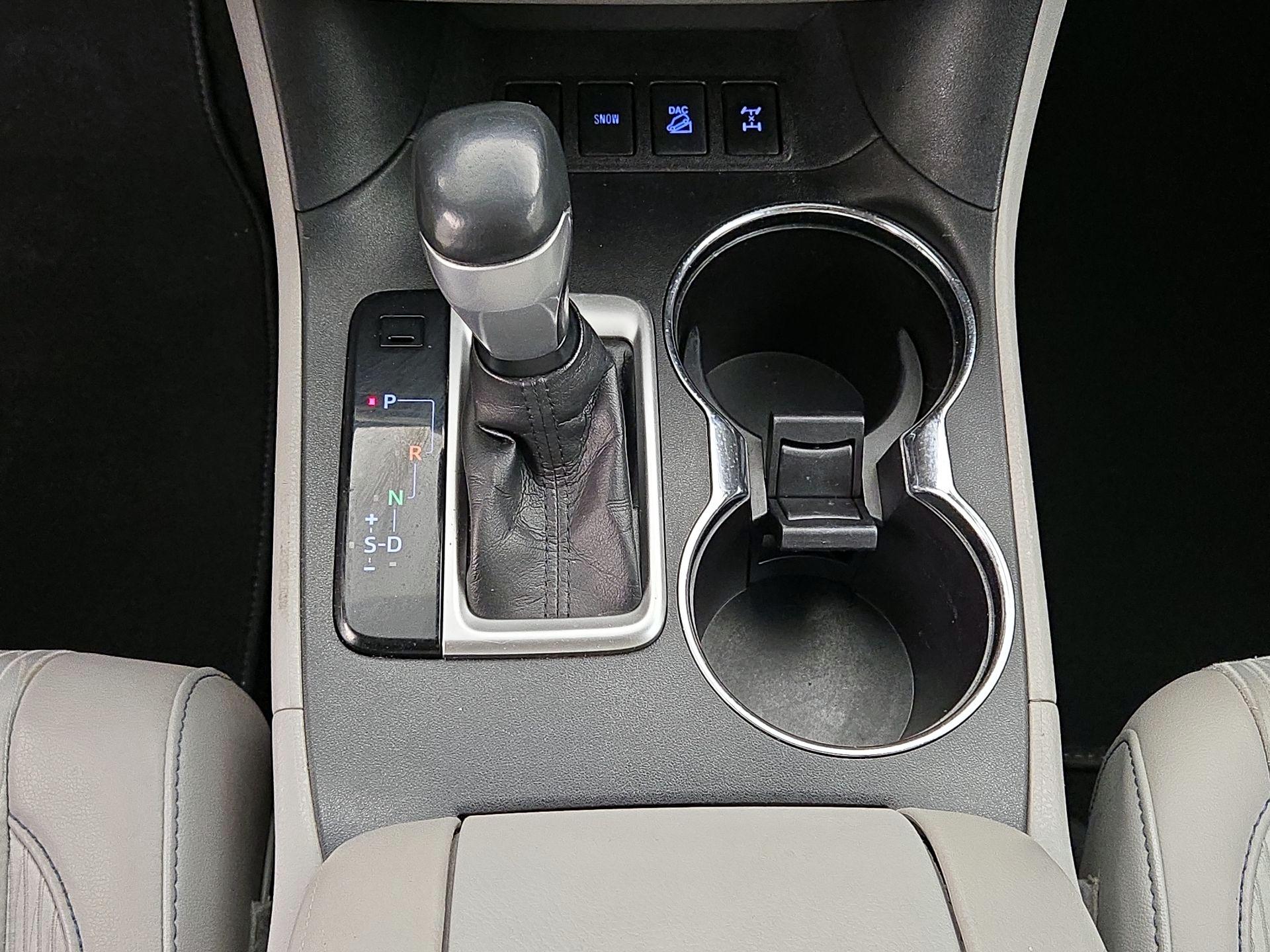 Thumbnail: 2017 Toyota Highlander - 16