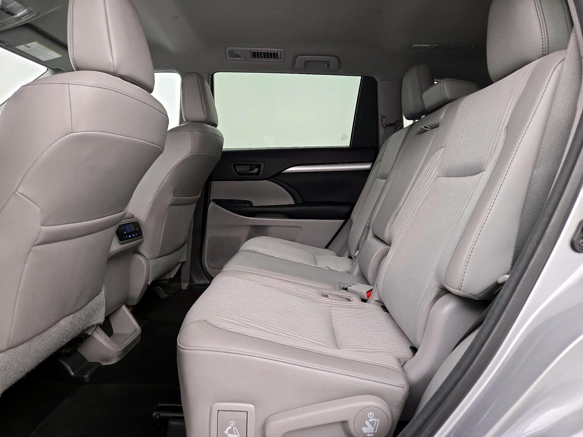 Thumbnail: 2017 Toyota Highlander - 18