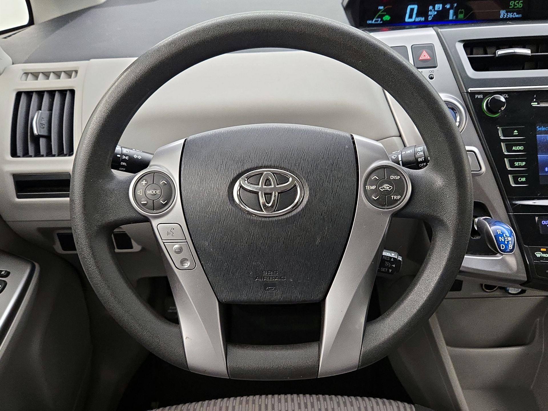 Thumbnail: 2017 Toyota Prius v - 10