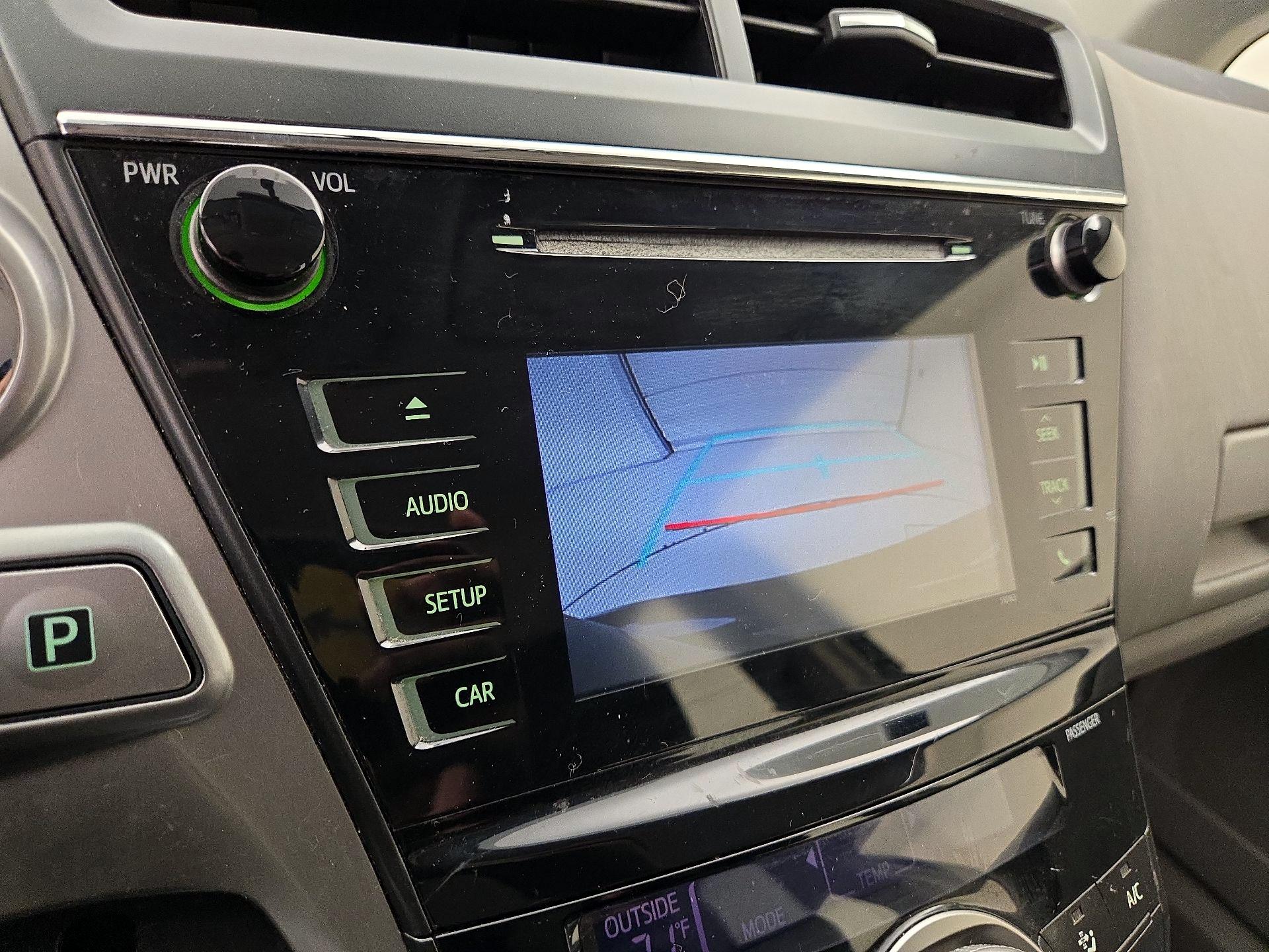 Thumbnail: 2017 Toyota Prius v - 14
