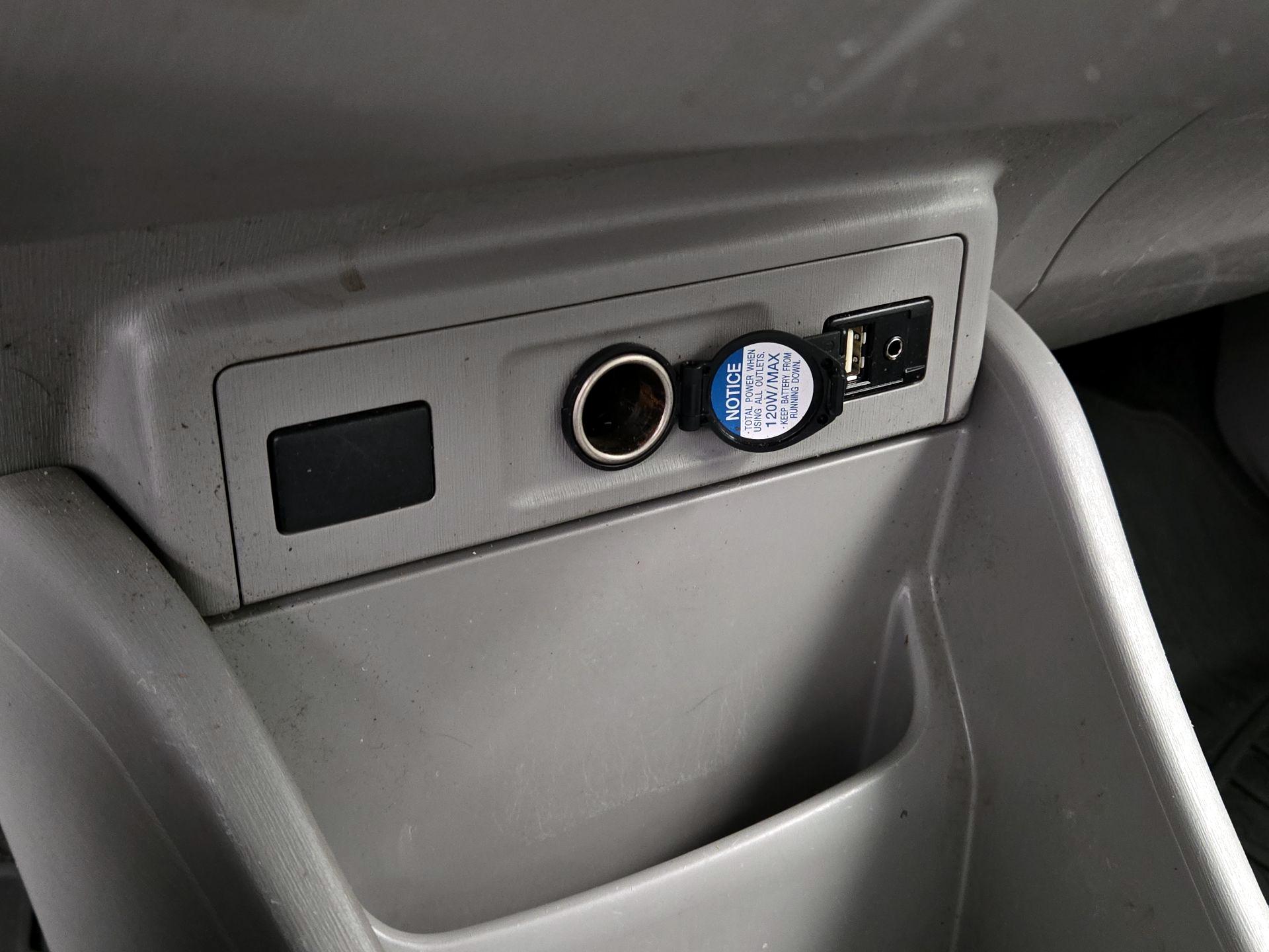 Thumbnail: 2017 Toyota Prius v - 18
