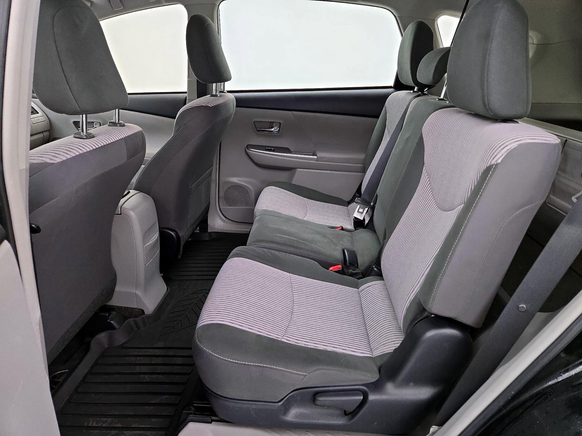 Thumbnail: 2017 Toyota Prius v - 19