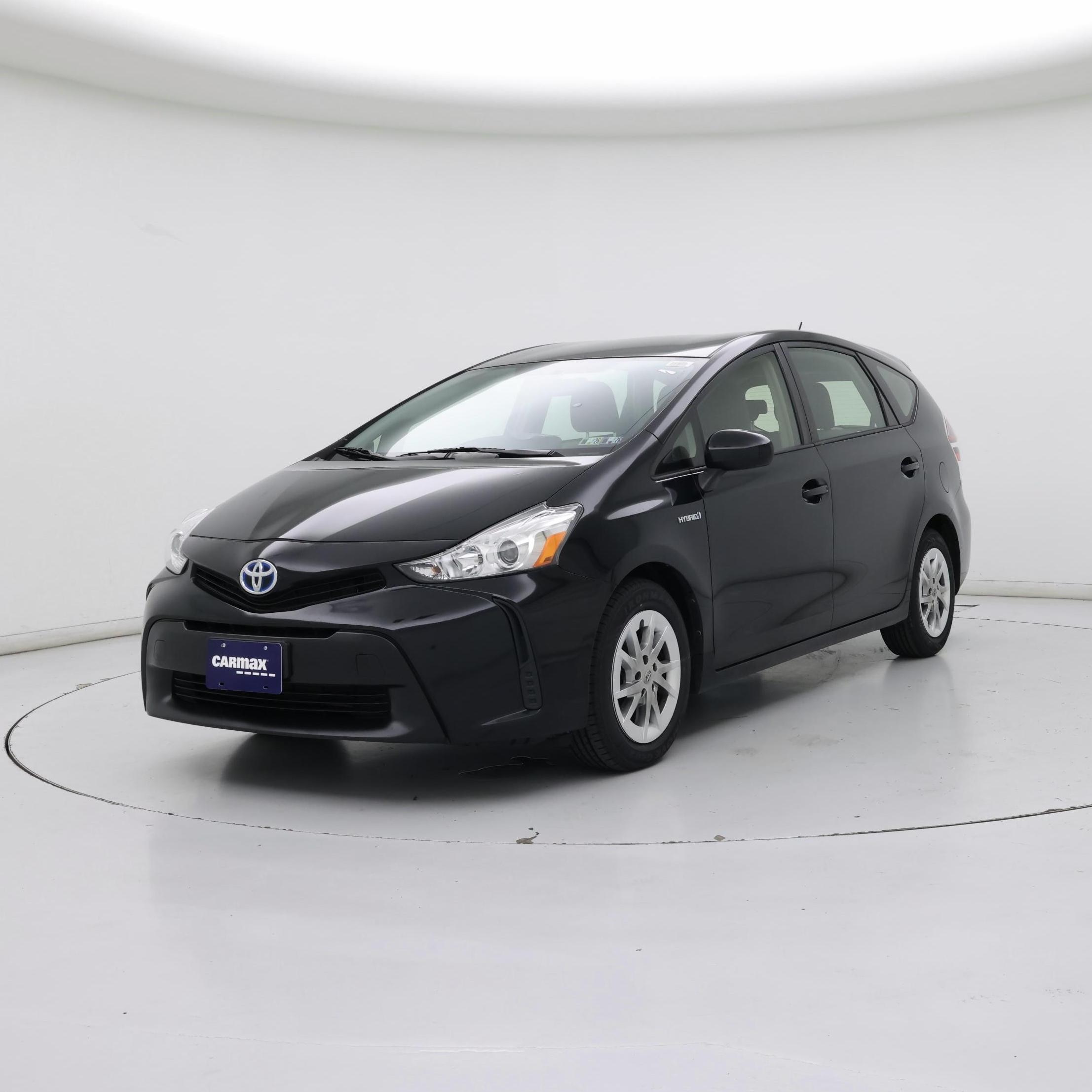 Thumbnail: 2017 Toyota Prius v - 4