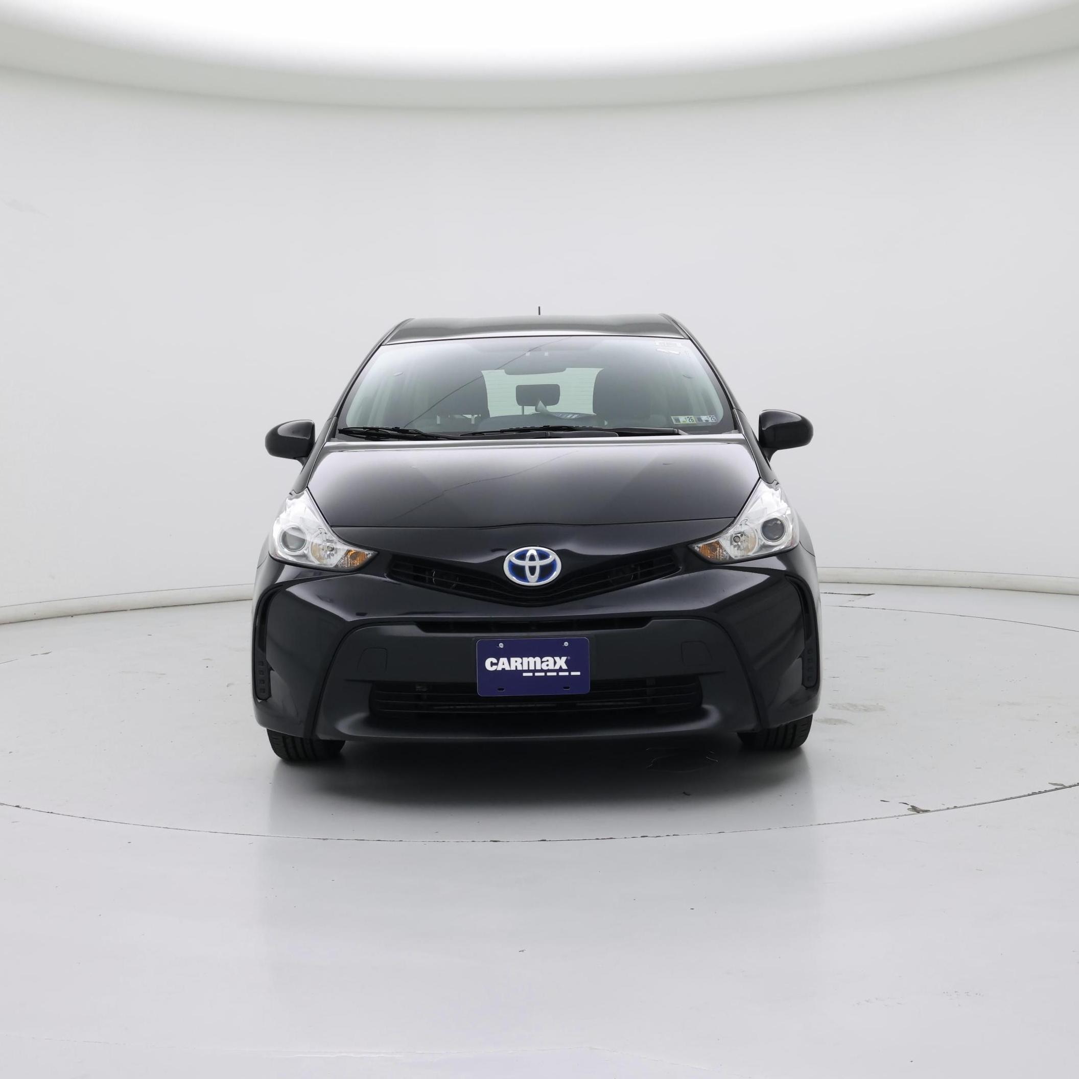 Thumbnail: 2017 Toyota Prius v - 5