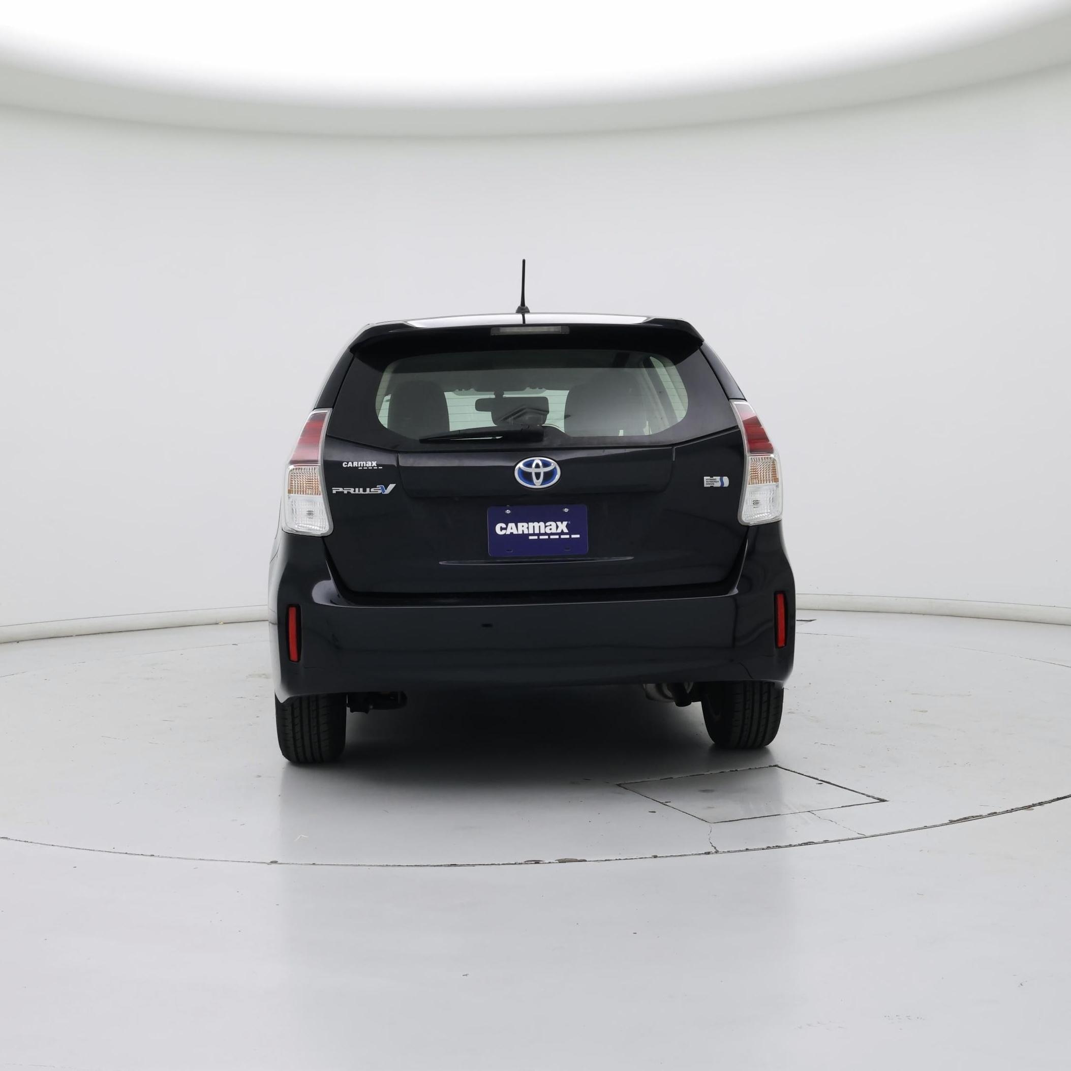 Thumbnail: 2017 Toyota Prius v - 6