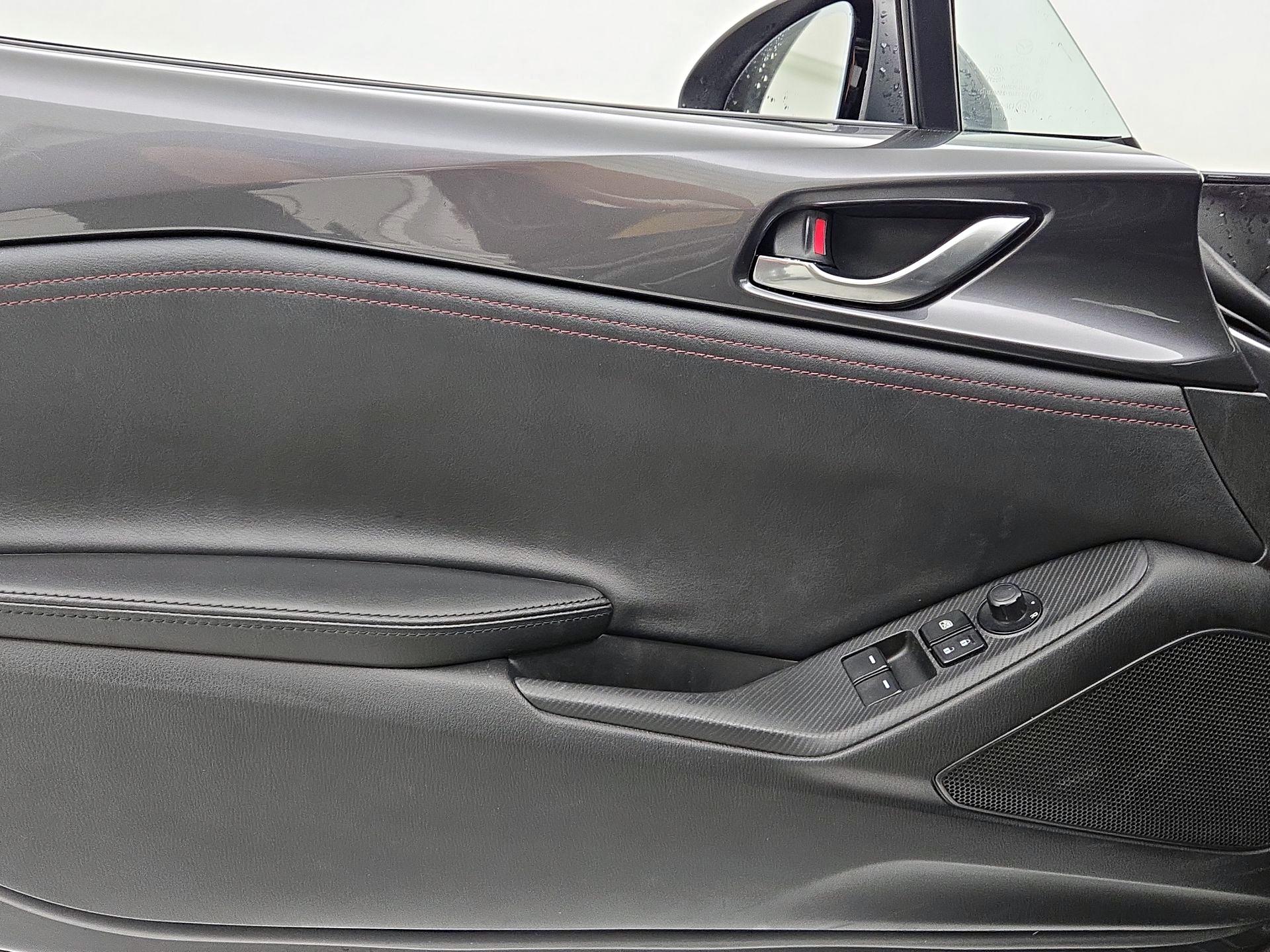 Thumbnail: 2018 Mazda MX-5 Miata - 12