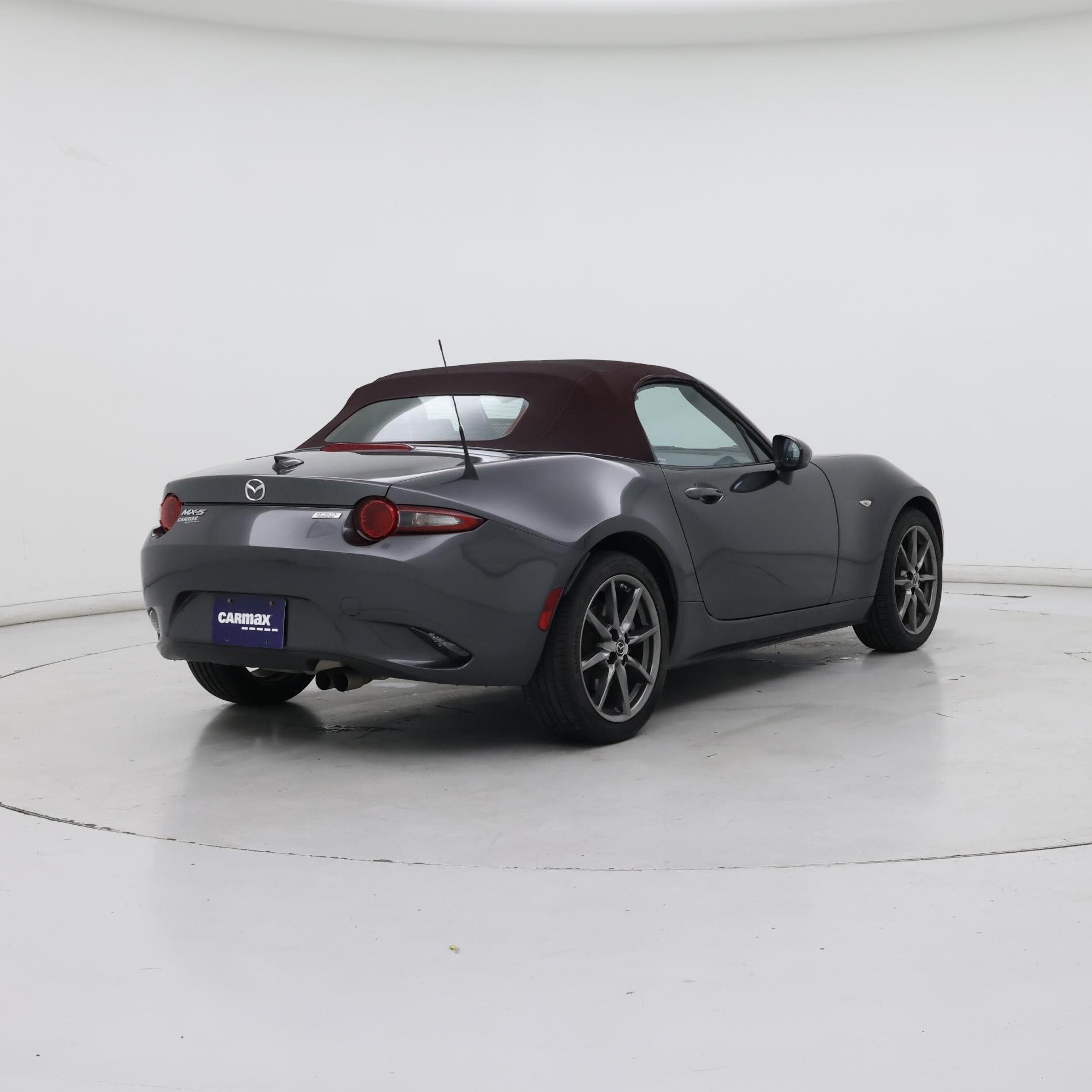 Thumbnail: 2018 Mazda MX-5 Miata - 8