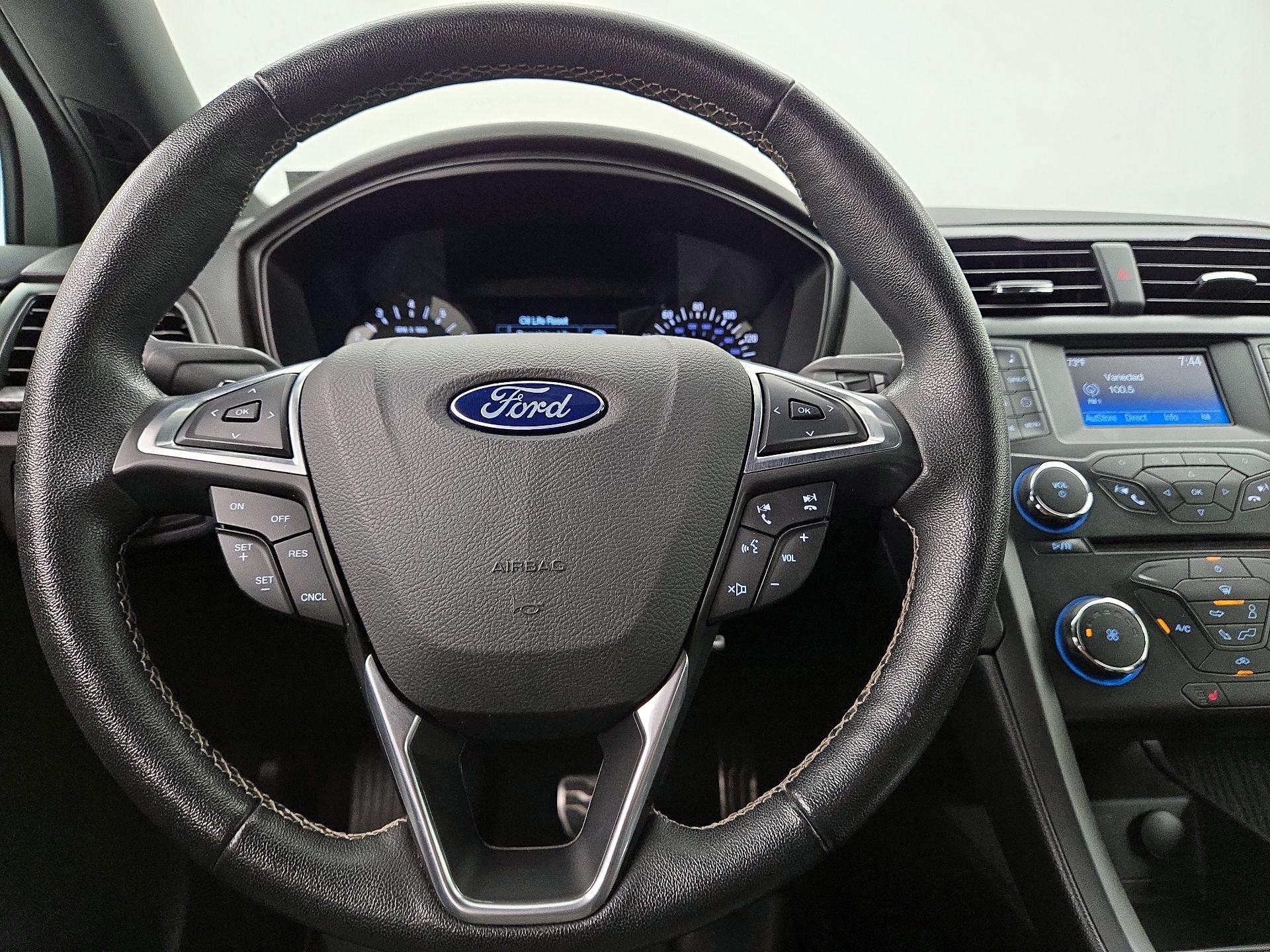 Thumbnail: 2017 Ford Fusion - 10