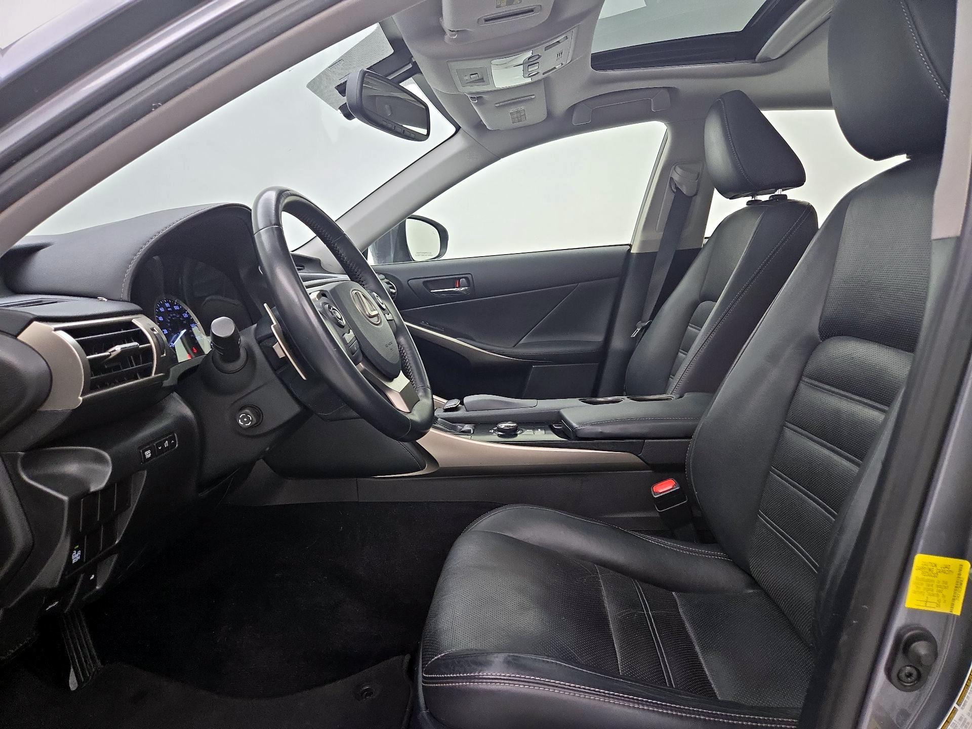 Thumbnail: 2014 Lexus IS - 11