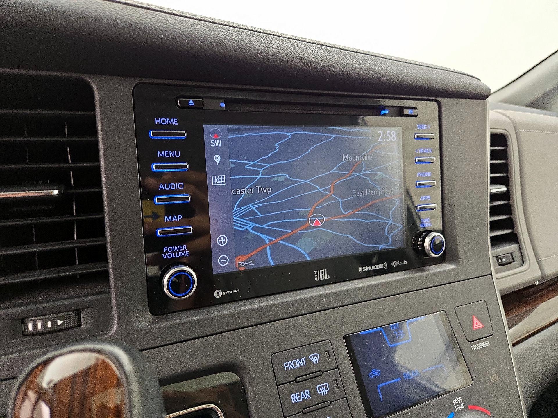 Thumbnail: 2020 Toyota Sienna - 14