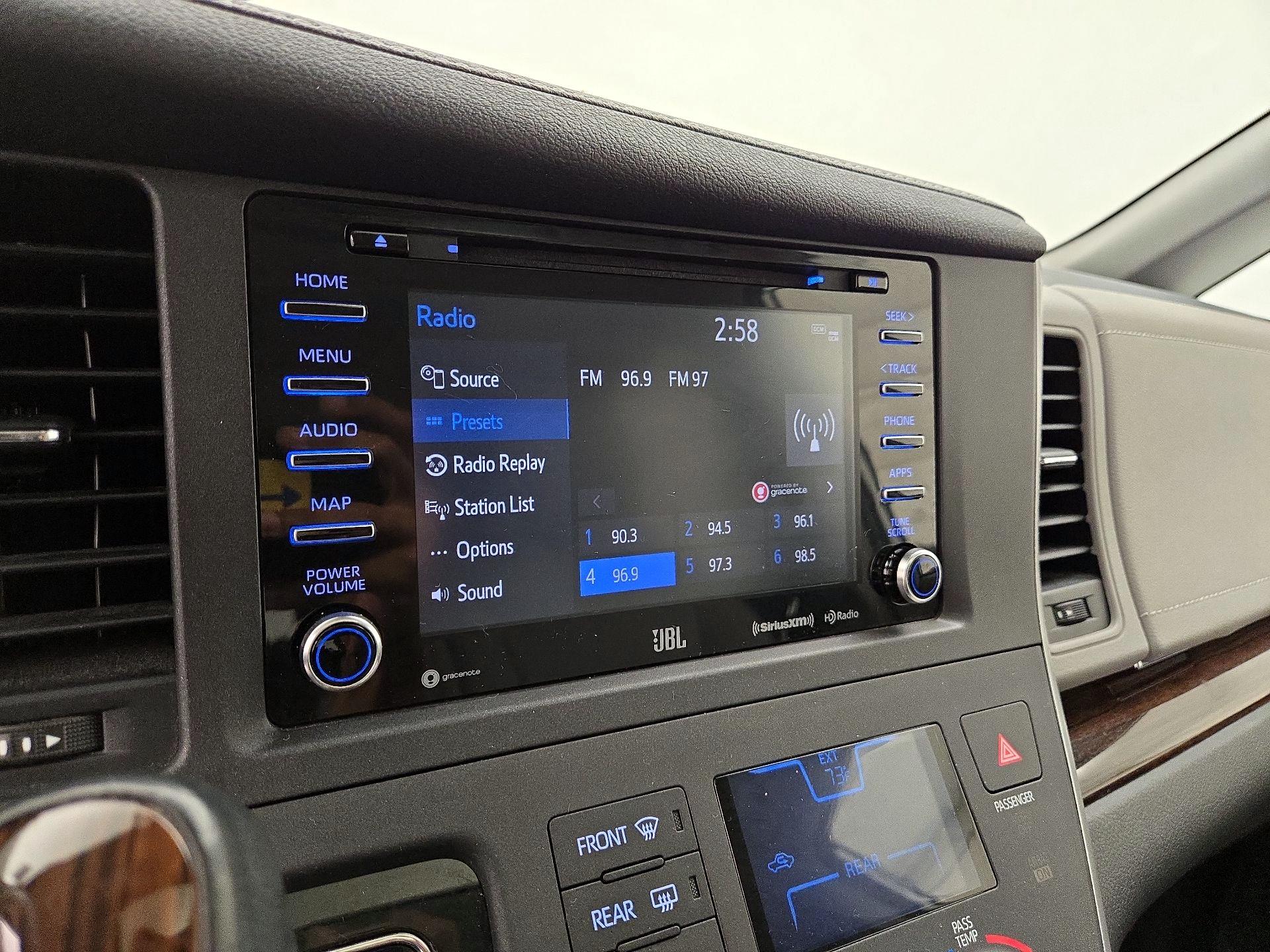 Thumbnail: 2020 Toyota Sienna - 16