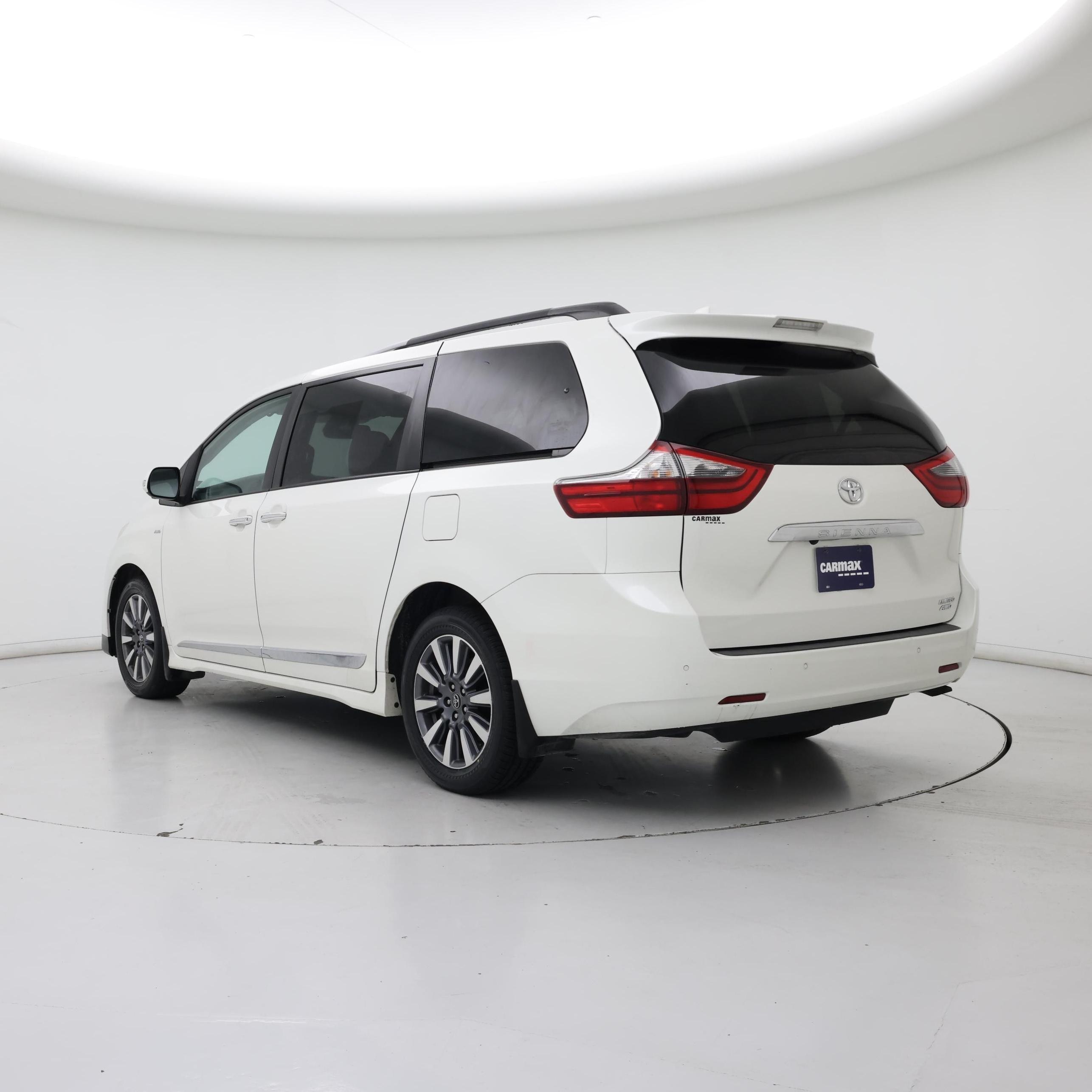 Thumbnail: 2020 Toyota Sienna - 2