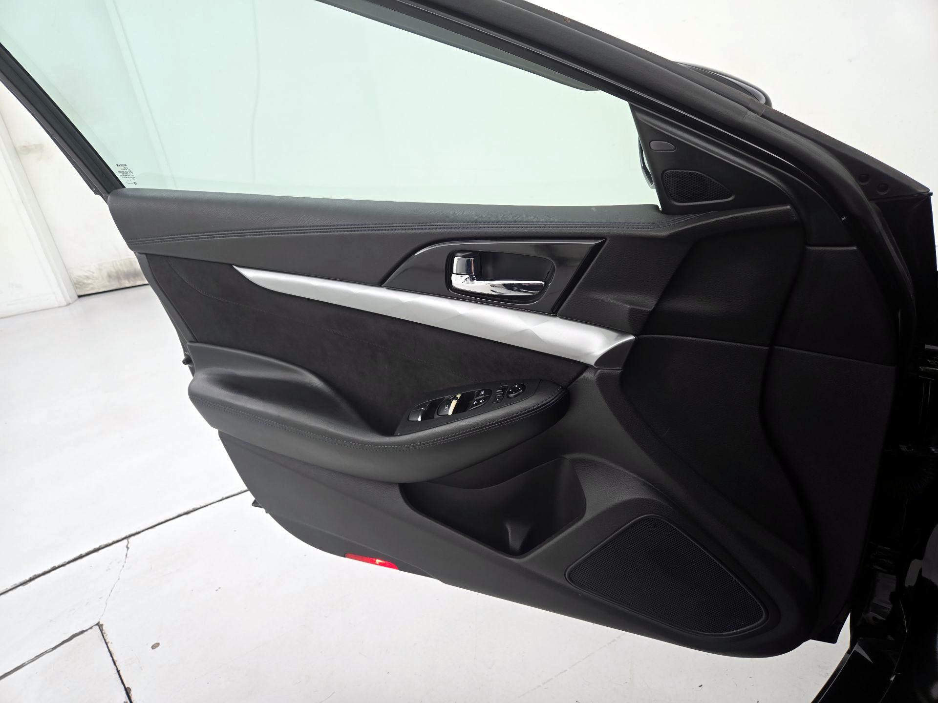 Thumbnail: 2016 Nissan Maxima - 12