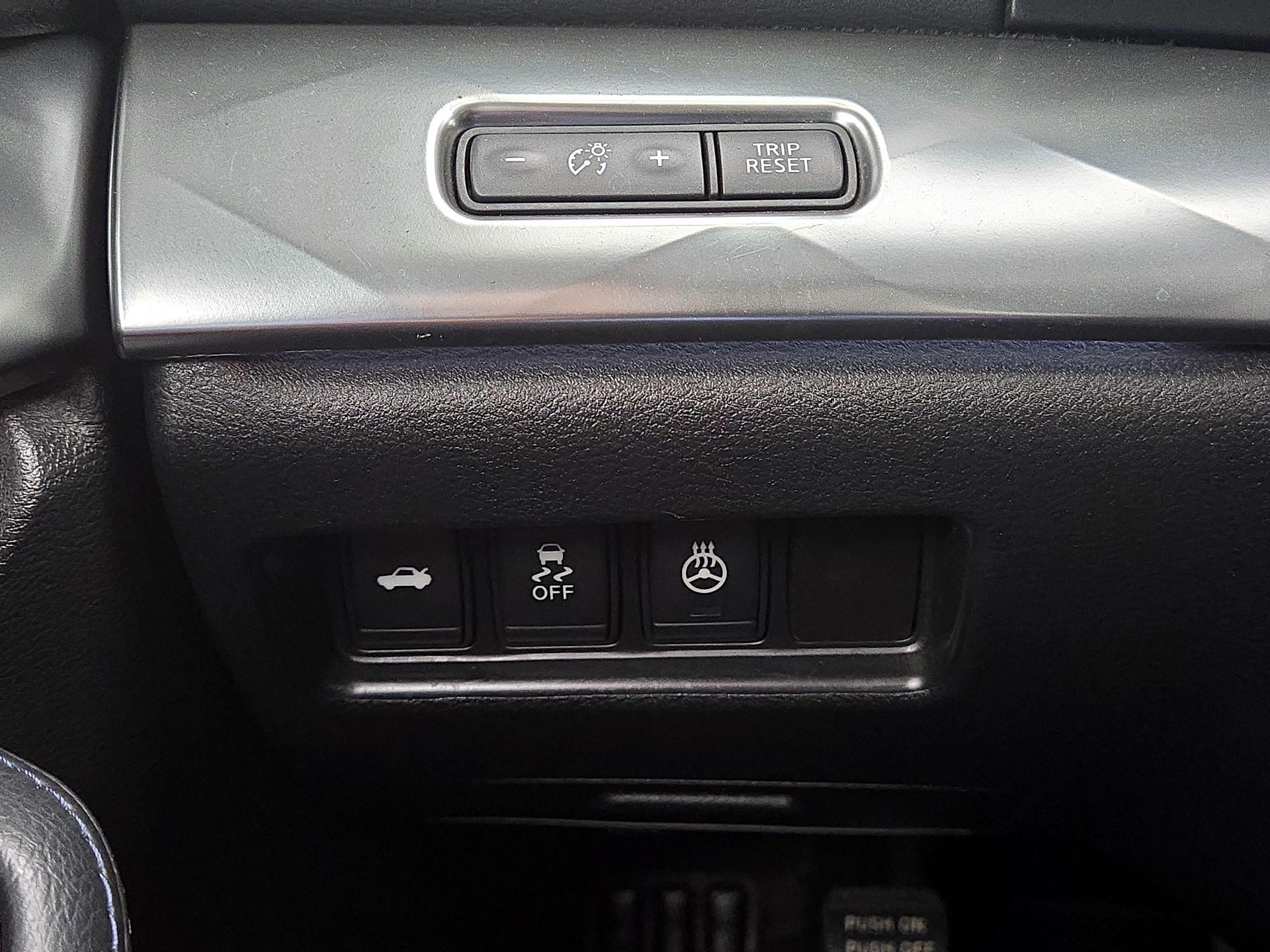 Thumbnail: 2016 Nissan Maxima - 13