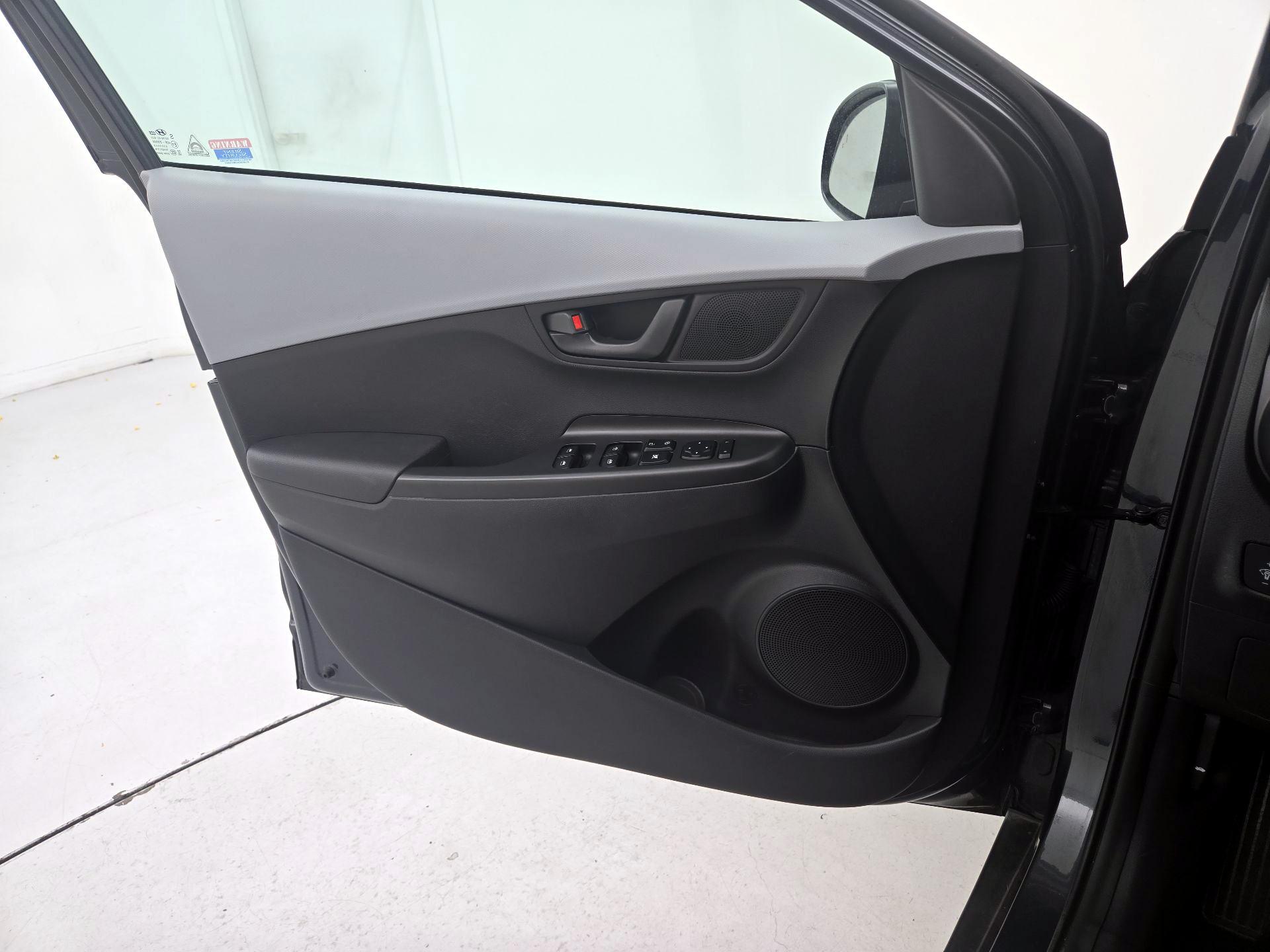 Thumbnail: 2021 Hyundai Kona - 12