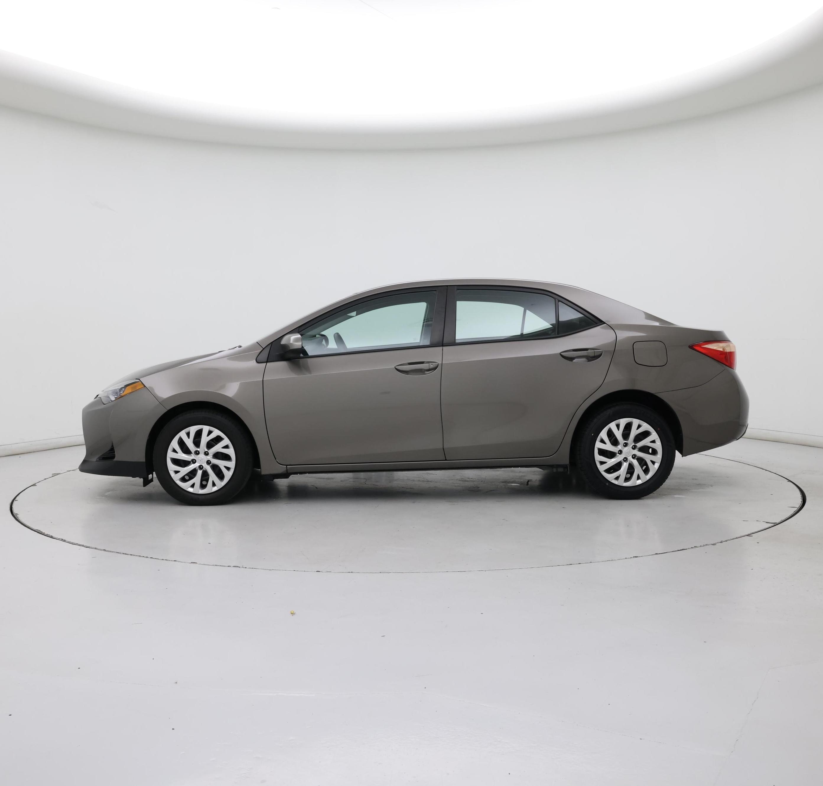 Thumbnail: 2017 Toyota Corolla - 3