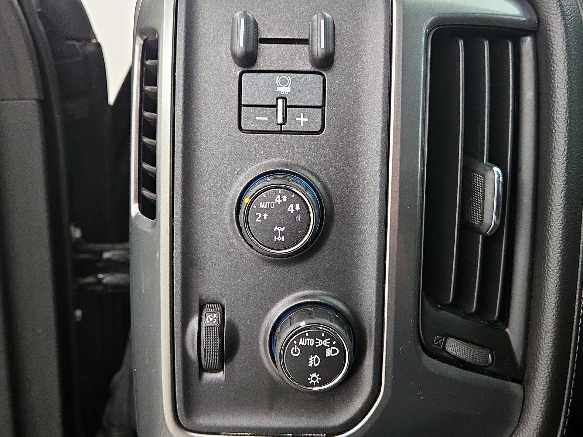 Thumbnail: 2015 Chevrolet Silverado 1500 - 13