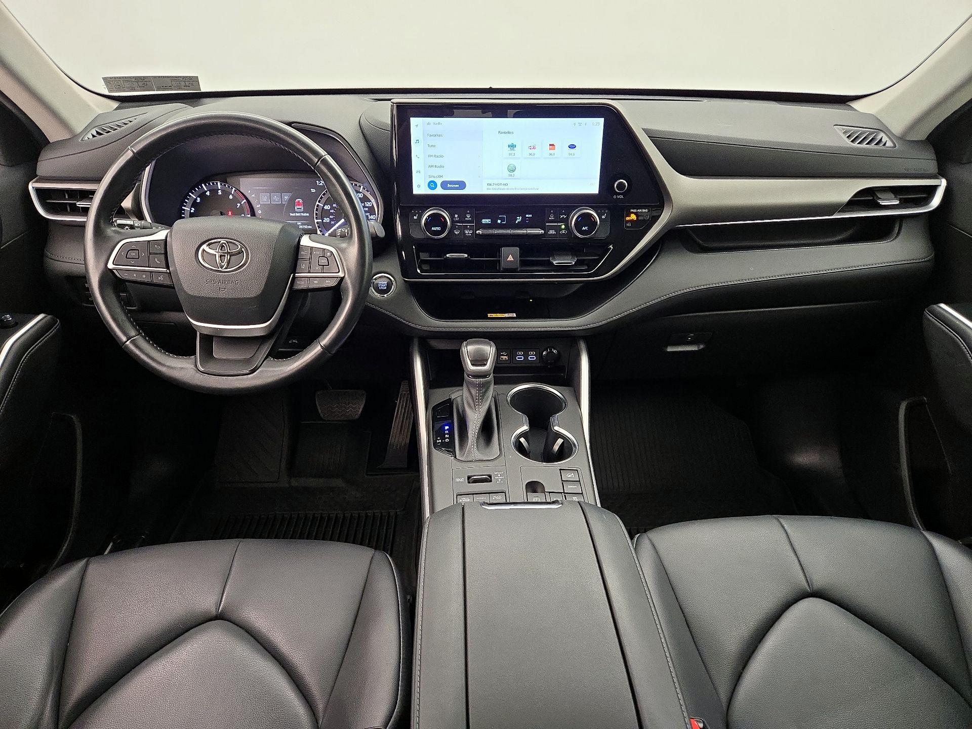 Thumbnail: 2023 Toyota Highlander - 9