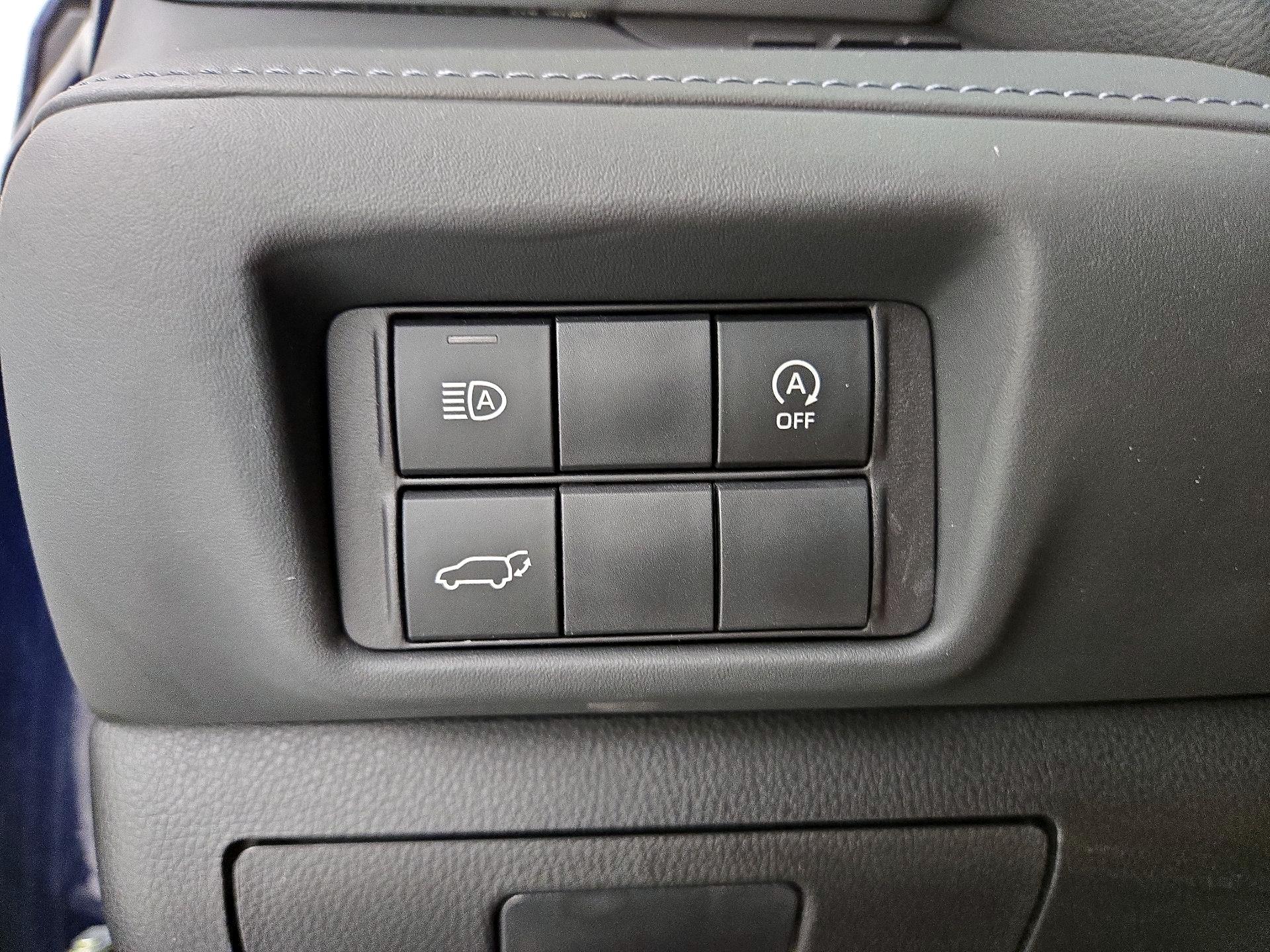 Thumbnail: 2023 Toyota Highlander - 13