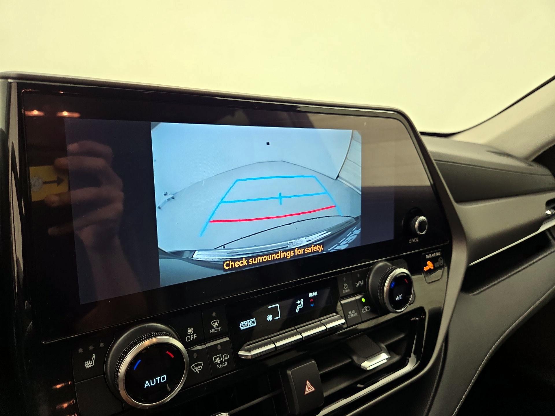 Thumbnail: 2023 Toyota Highlander - 14