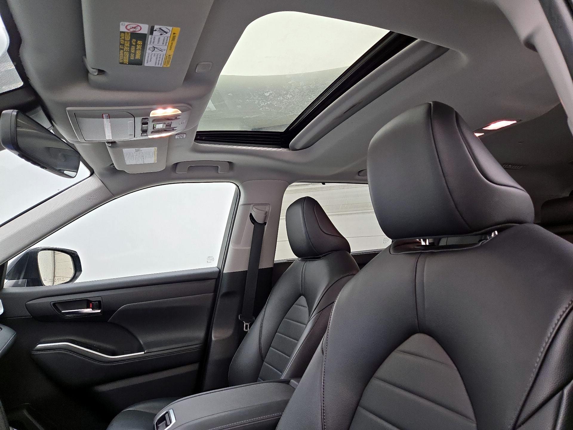 Thumbnail: 2023 Toyota Highlander - 19