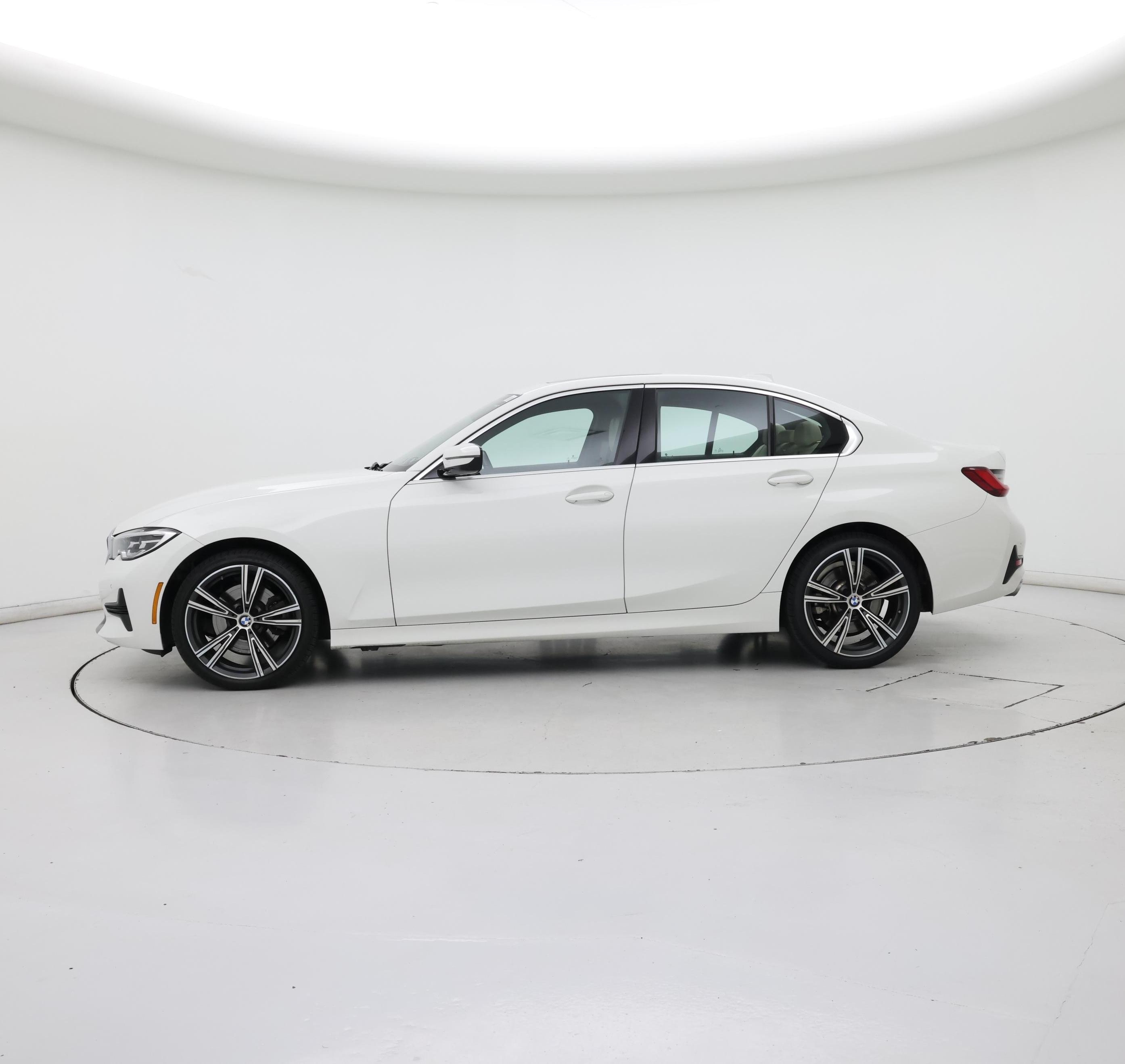 Thumbnail: 2022 BMW 3 Series - 3