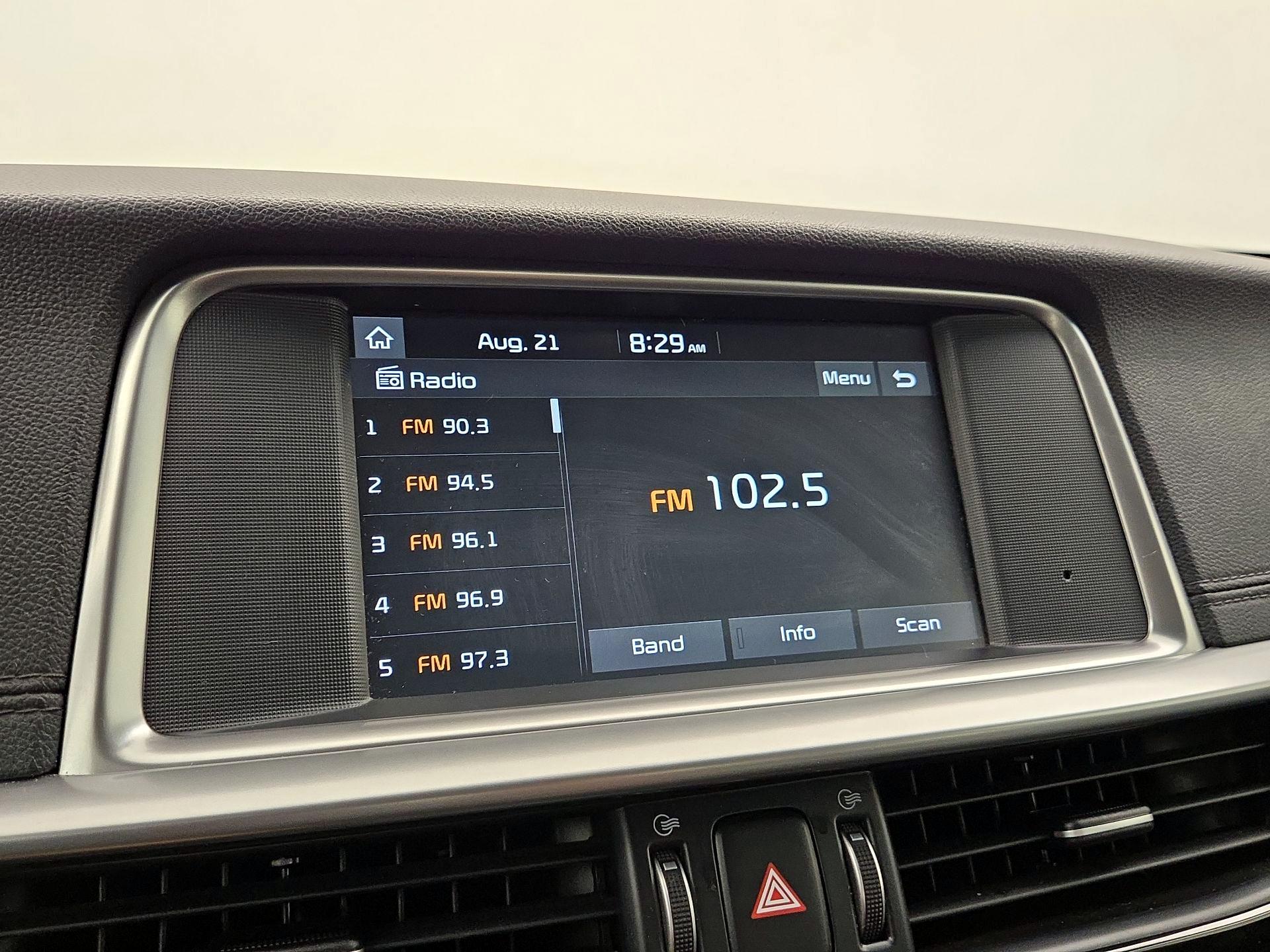 Thumbnail: 2020 Kia Optima - 15