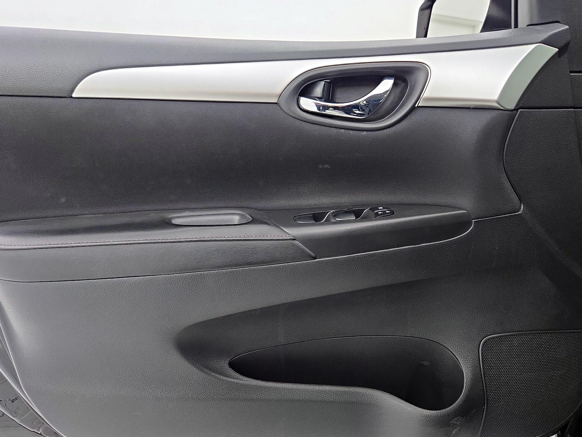 Thumbnail: 2018 Nissan Sentra - 12