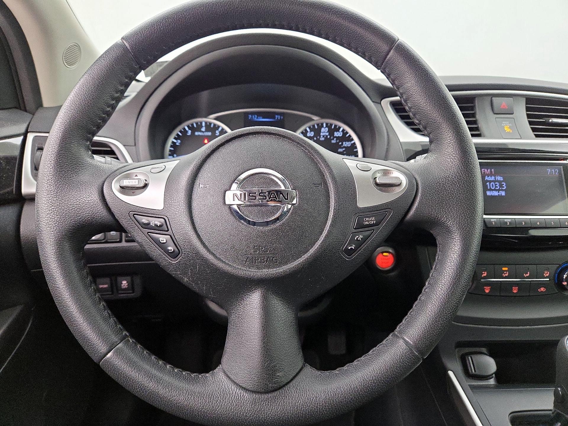 Thumbnail: 2017 Nissan Sentra - 10