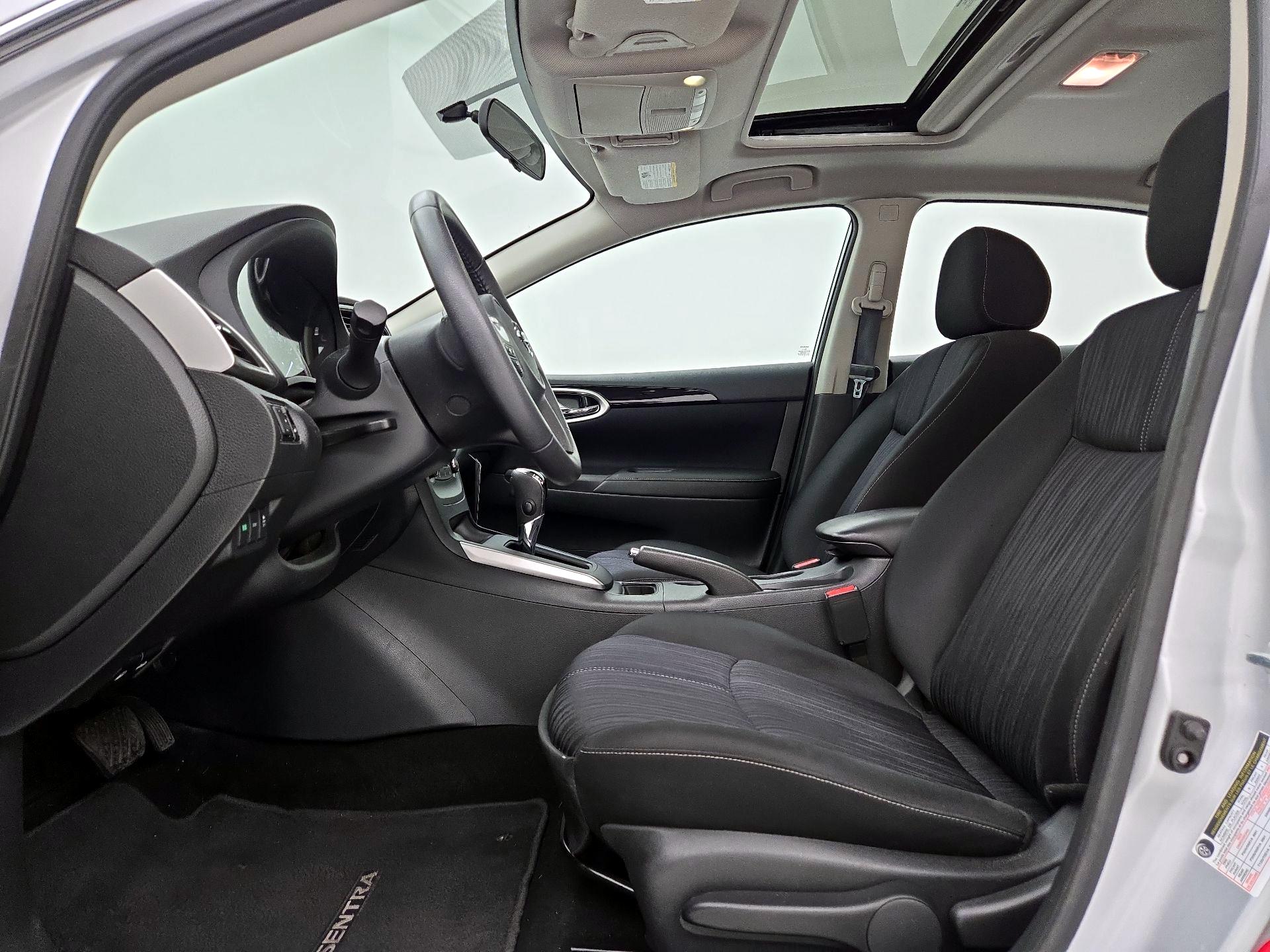Thumbnail: 2017 Nissan Sentra - 11