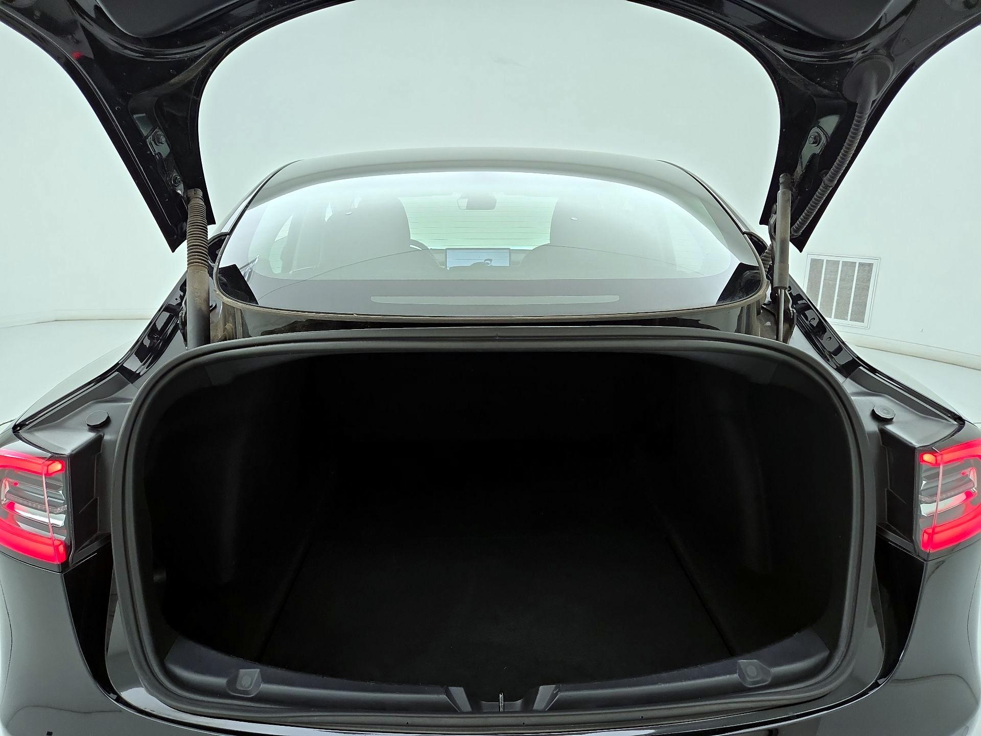 Thumbnail: 2022 Tesla Model 3 - 20