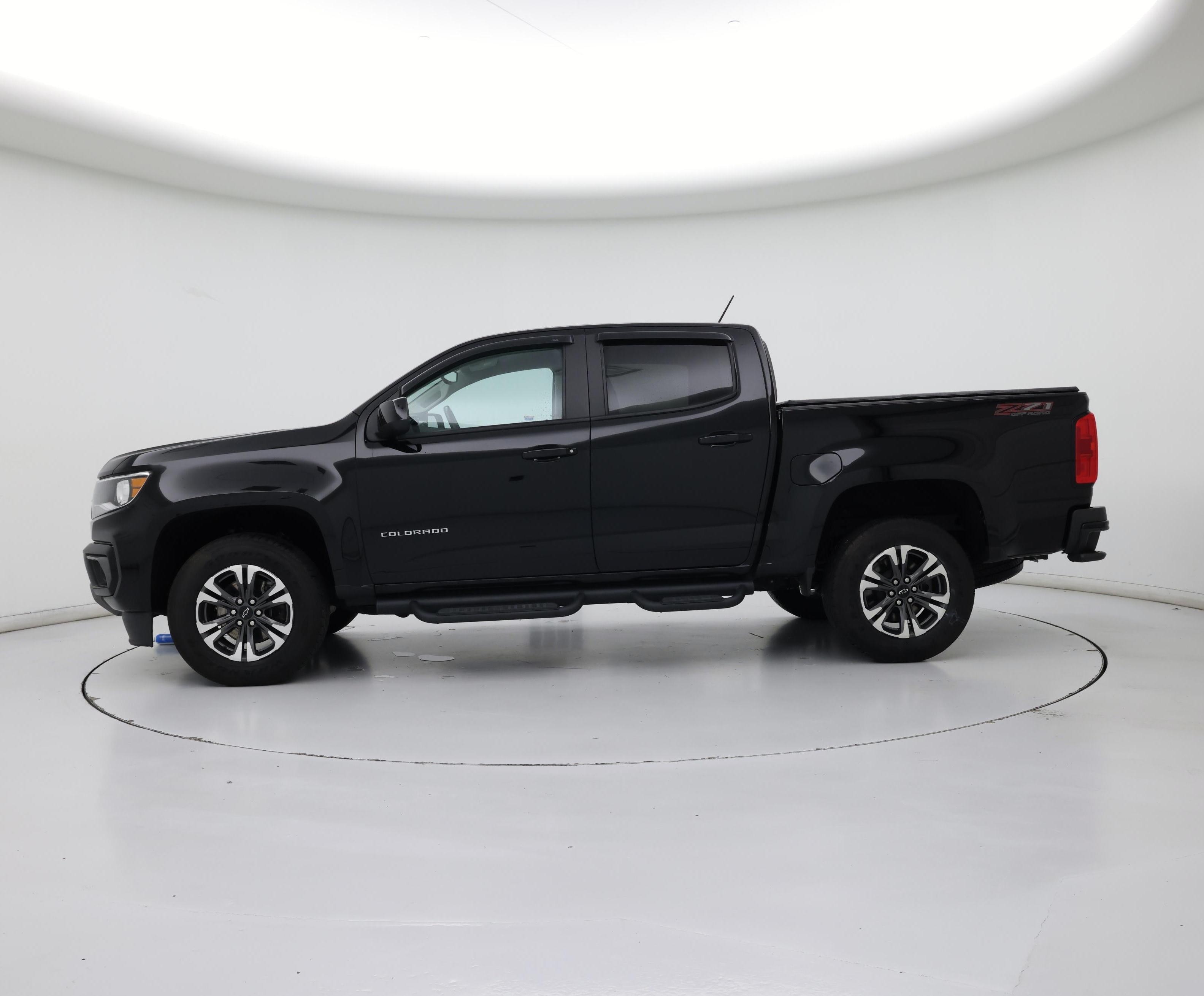 Thumbnail: 2022 Chevrolet Colorado - 3