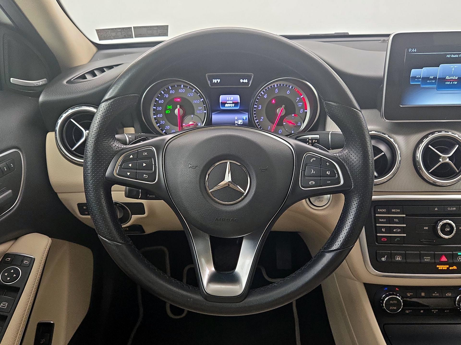 Thumbnail: 2017 Mercedes-Benz GLA - 10